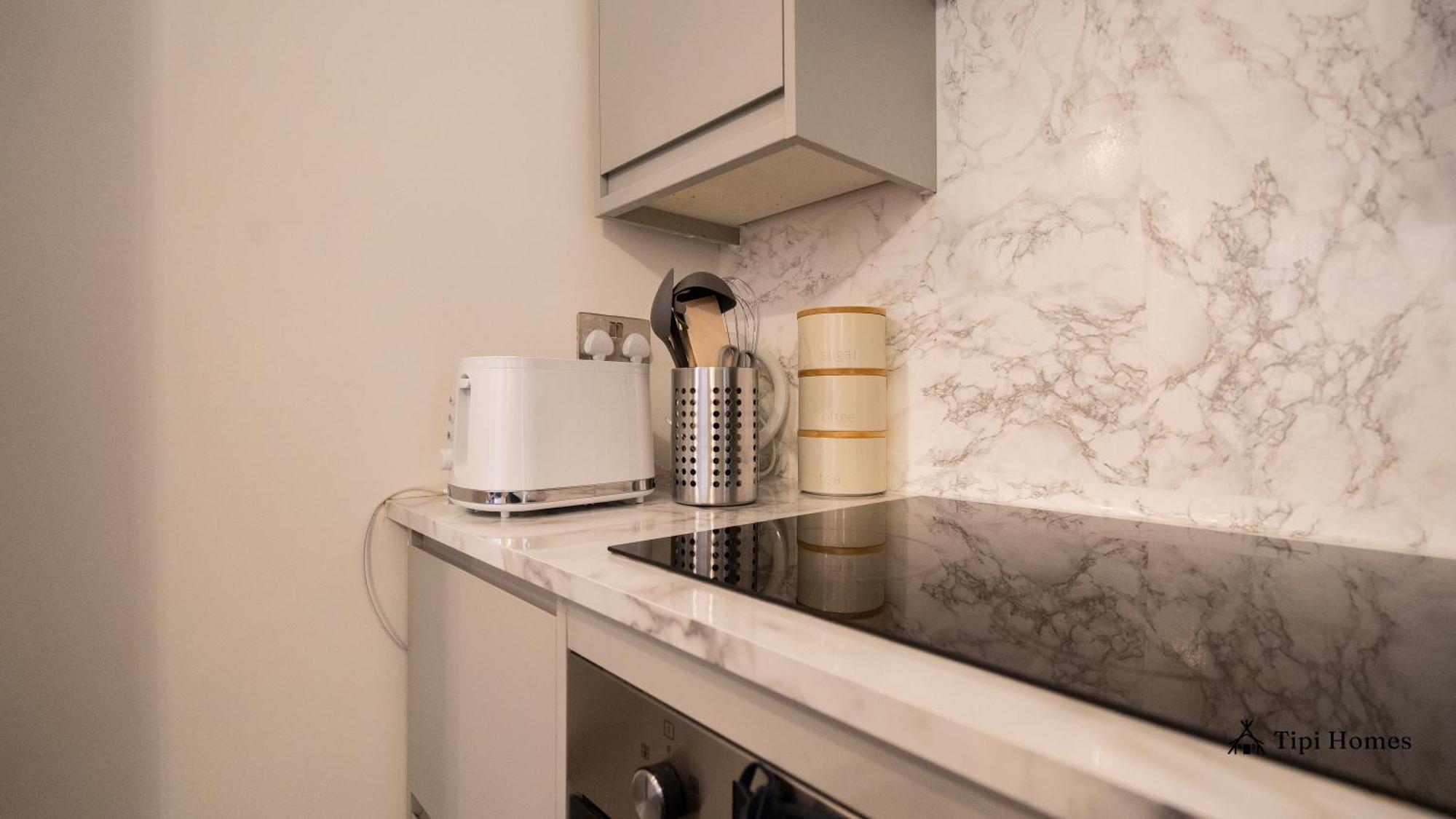 Apartment 2 Bed 2 Bath, Golders Green, Near