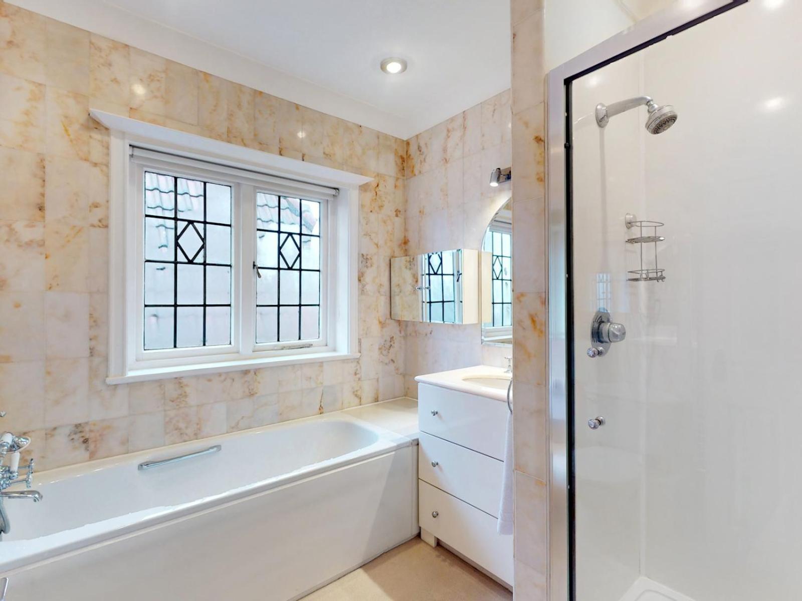 Pass The Keys Charming House In Golders Vakantiehuis *