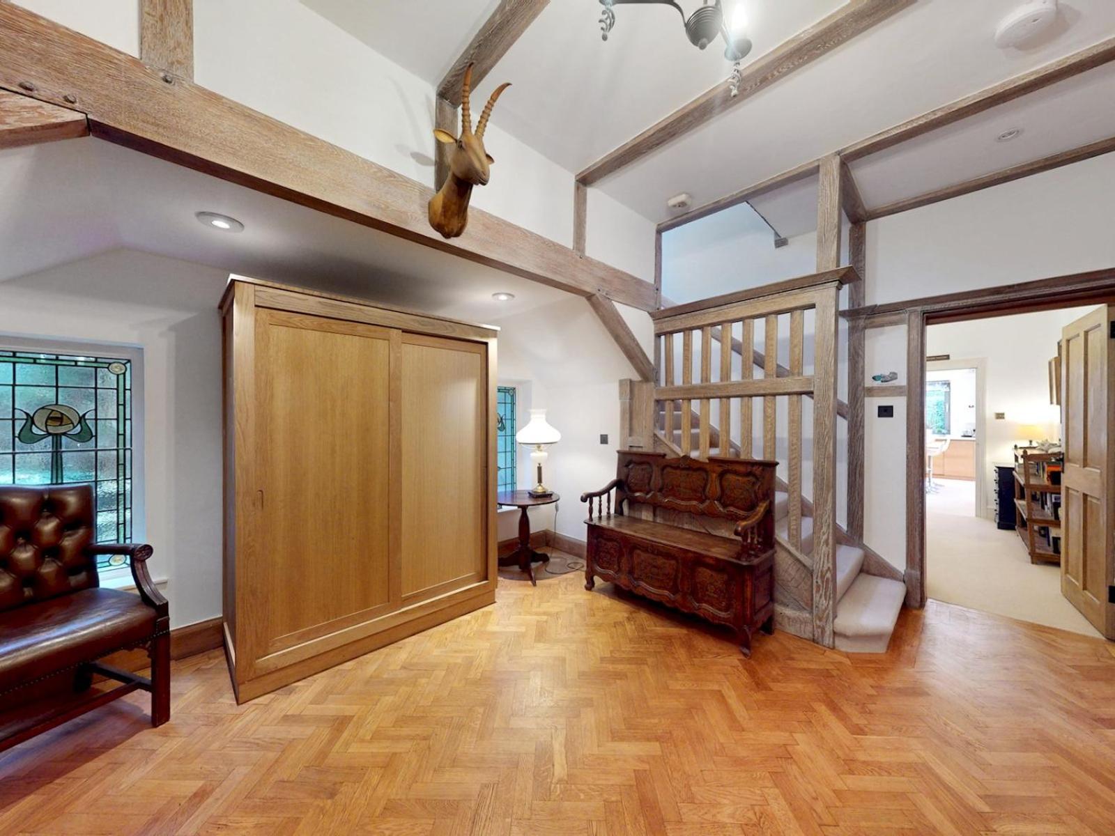 Vakantiehuis Pass The Keys Charming House In Golders