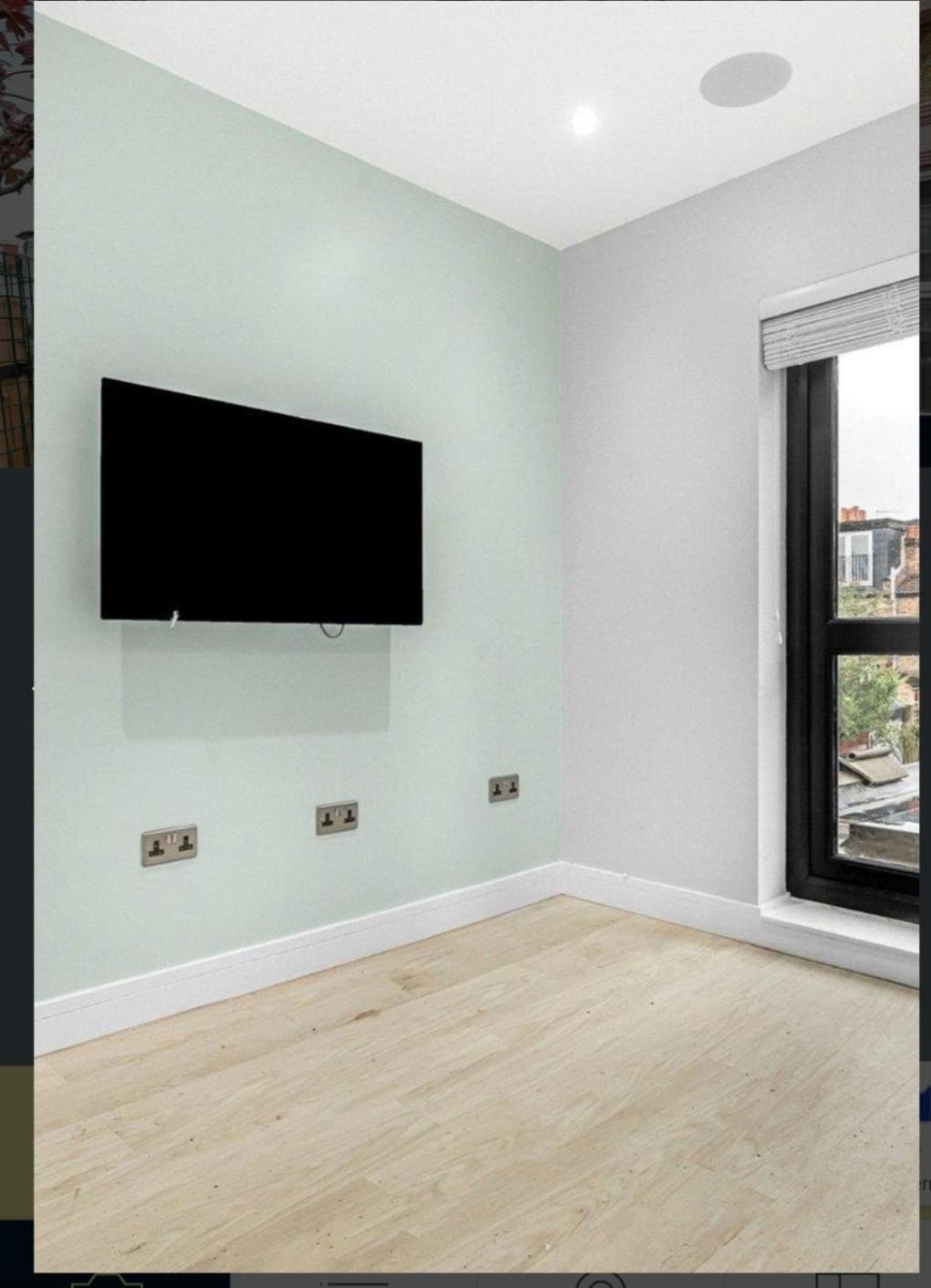 Family Friendly Fully Refurbished 3 Bedroom, 3 Bathroom In * London