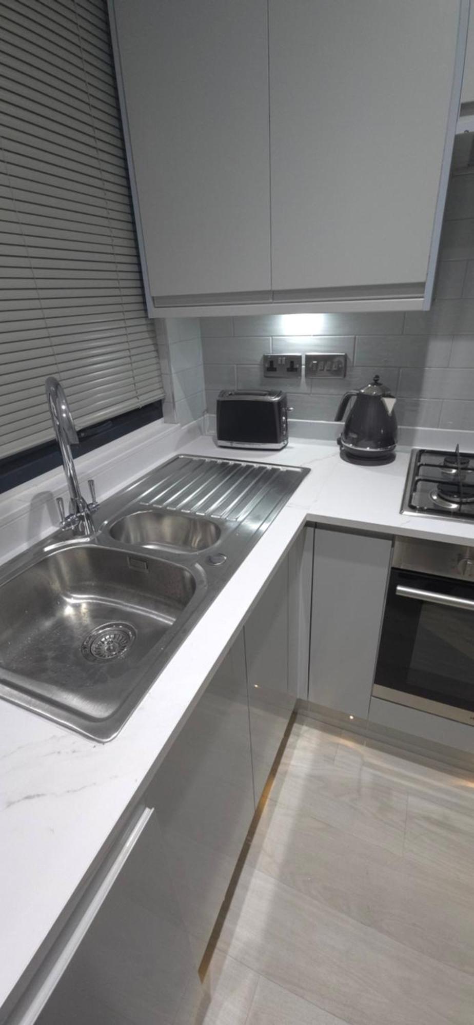 Family Friendly Fully Refurbished 3 Bedroom, 3 Bathroom In Apartment London