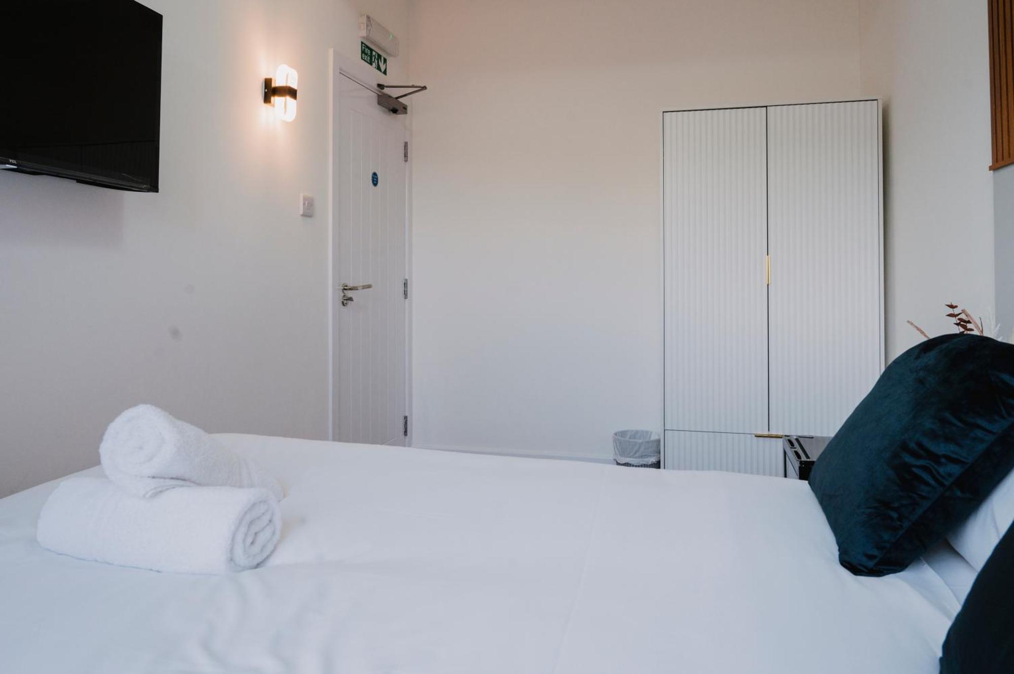 Hotel Wns Skylines Village