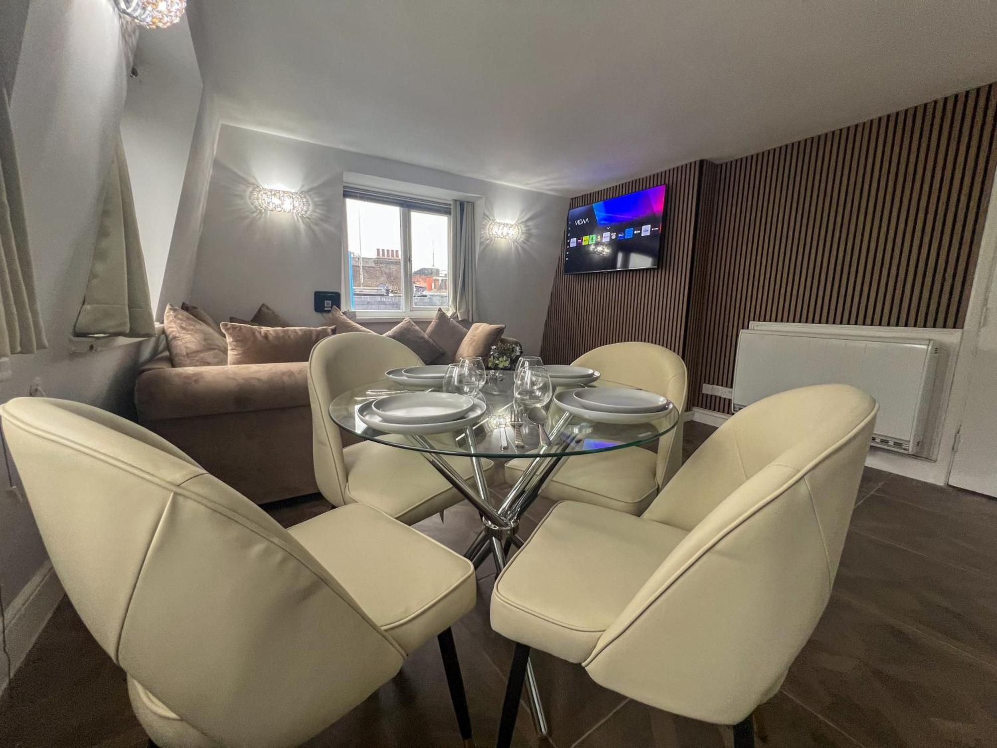 Stylish 2 Bedroom In The Heart Of Soho Gs5 *