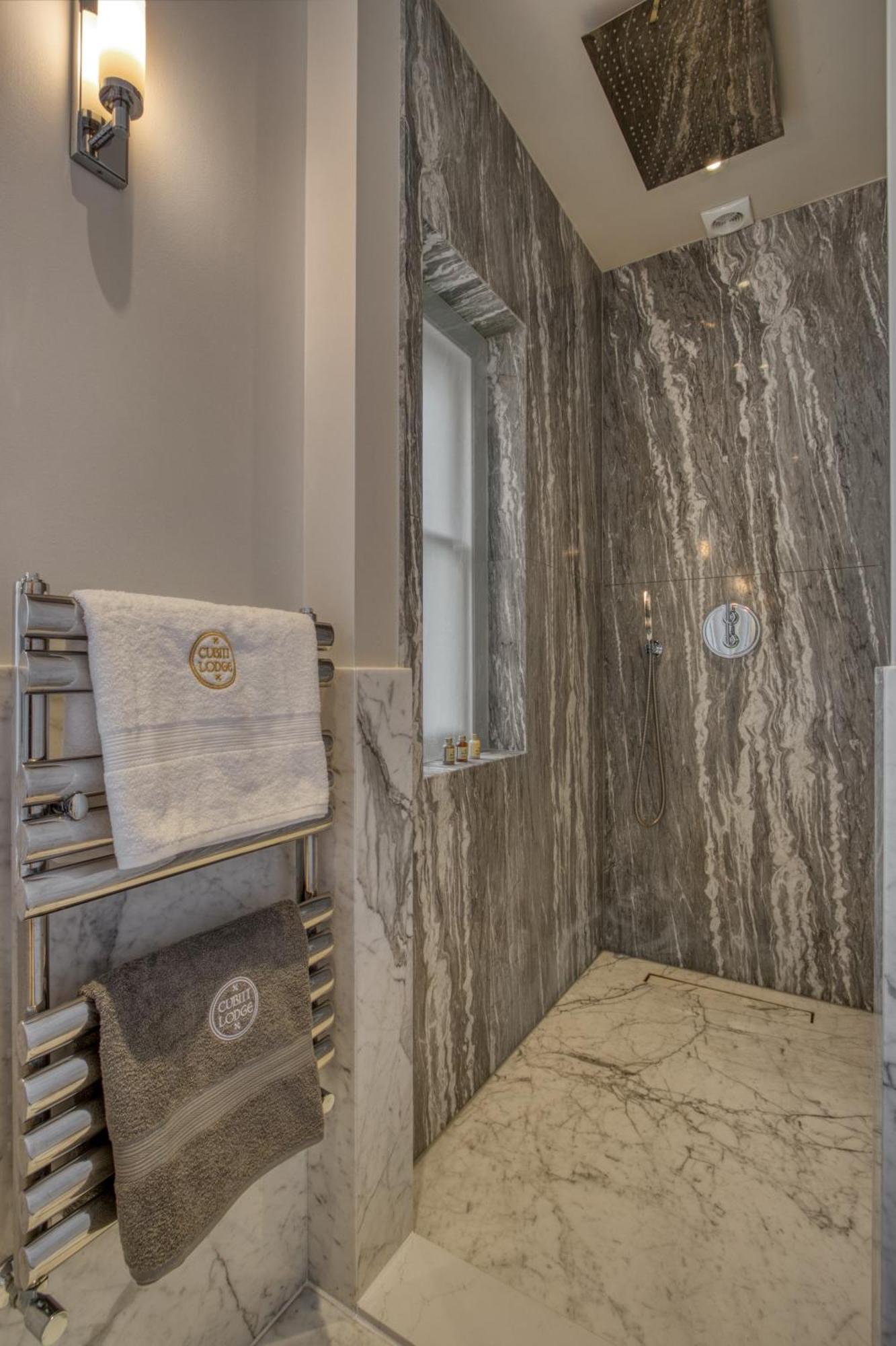 Historic Cubitt 3bd 3ba Gem W Steam Villaer *