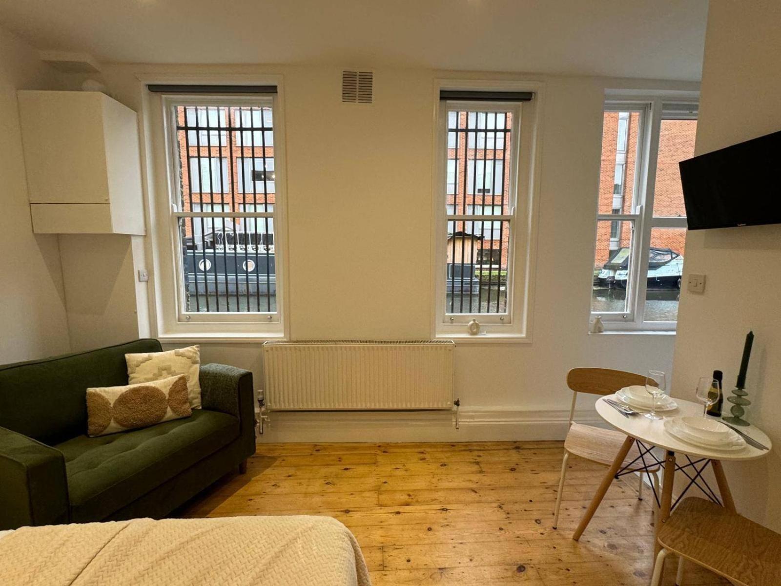 Apartment Studio-sleeps3-98ws-petfriendly London