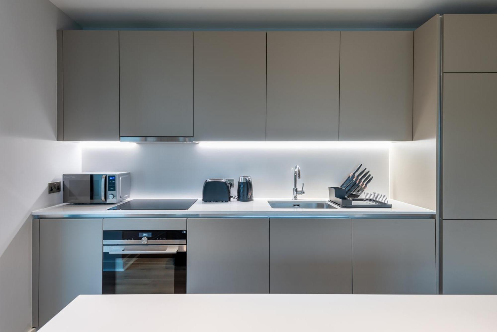 Apartment Alto - Modern Comfort & Prime Location *