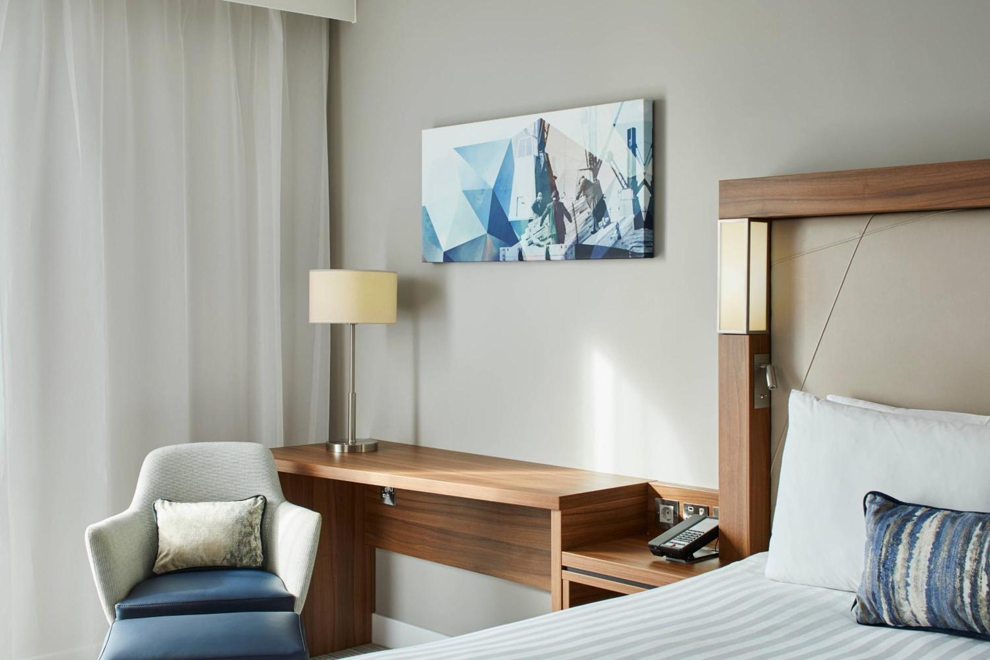 Hotel Courtyard By Marriott Airport London