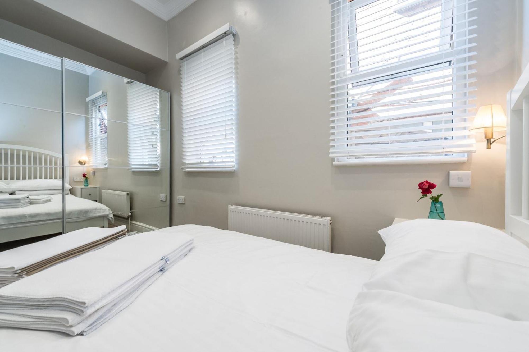 Apartment Stylish Apartment,12 Minutes Tube To Oxford Street,central London,ac,free Wifi *
