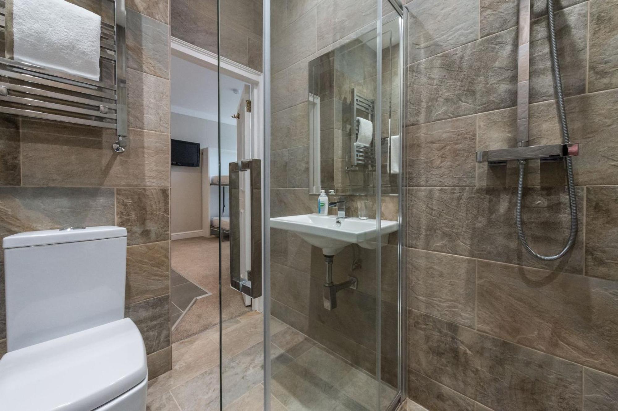 Stylish Apartment,12 Minutes Tube To Oxford Street,central London,ac,free Wifi *