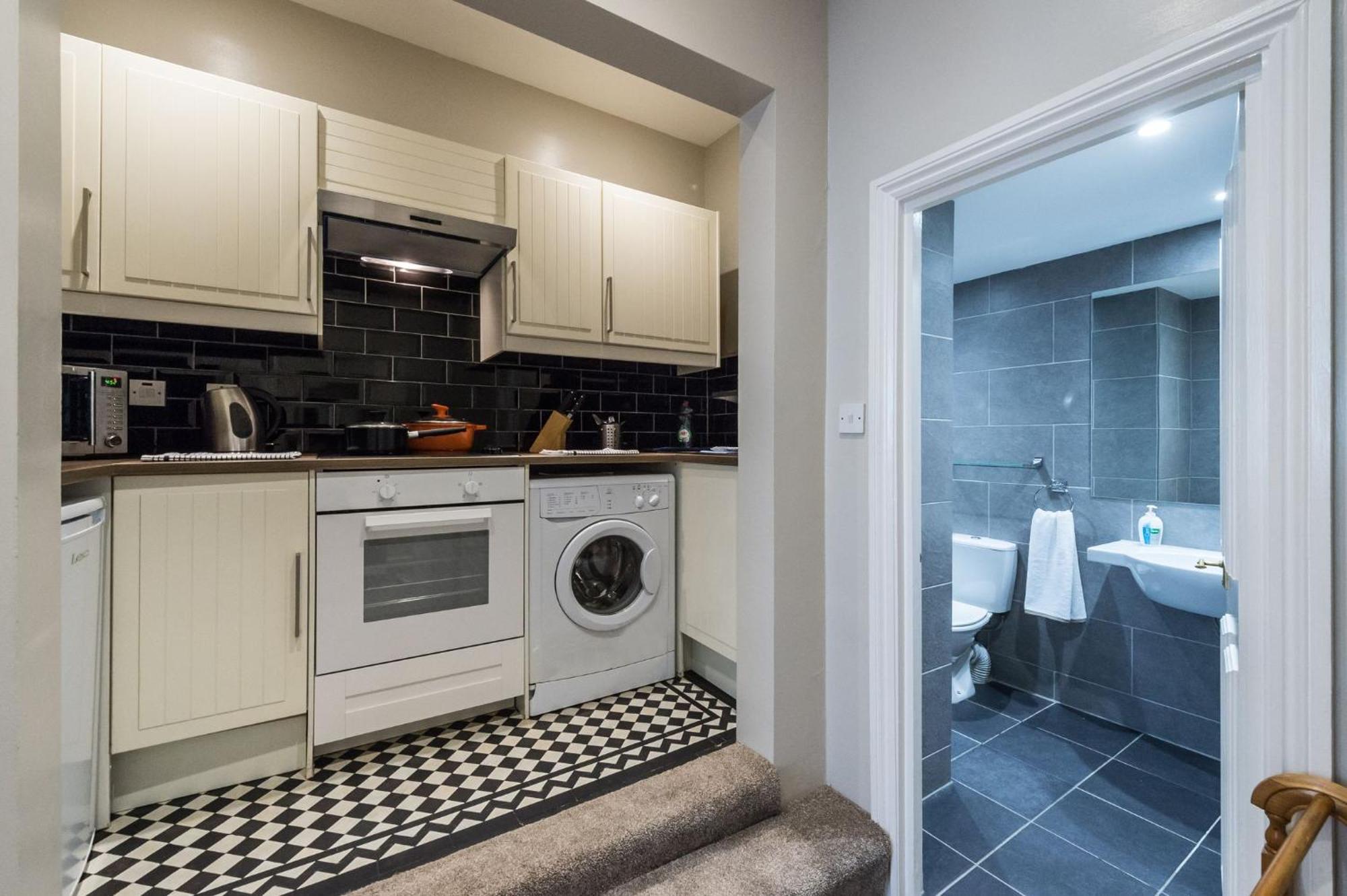 Stylish Apartment,12 Minutes Tube To Oxford Street,central London,ac,free Wifi Apartment *