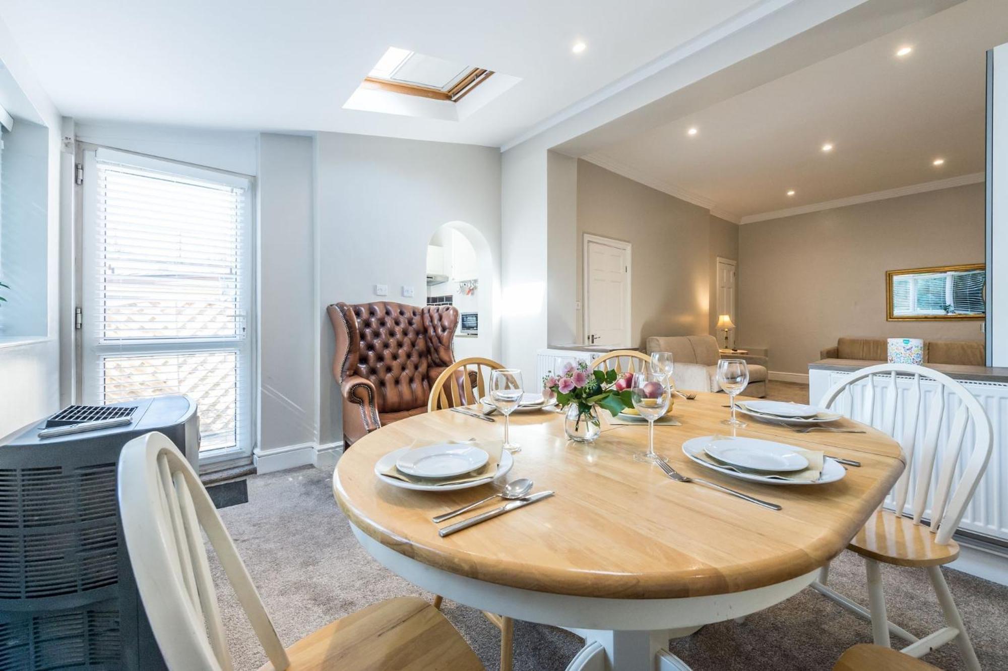 Stylish Apartment,12 Minutes Tube To Oxford Street,central London,ac,free Wifi *