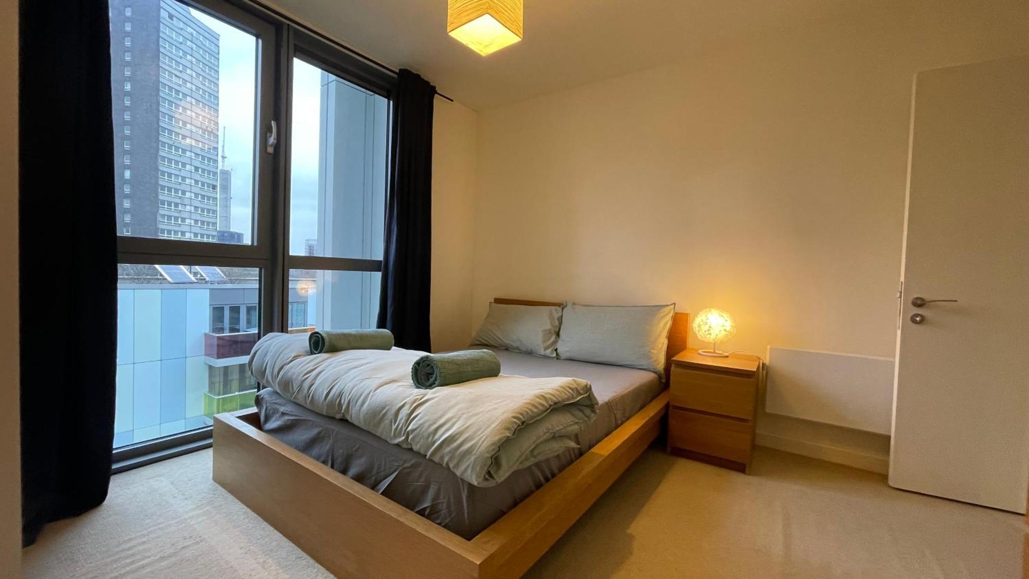 Stratford 2 Bedroom With 2 Bathrooms & Great Links Apartment London