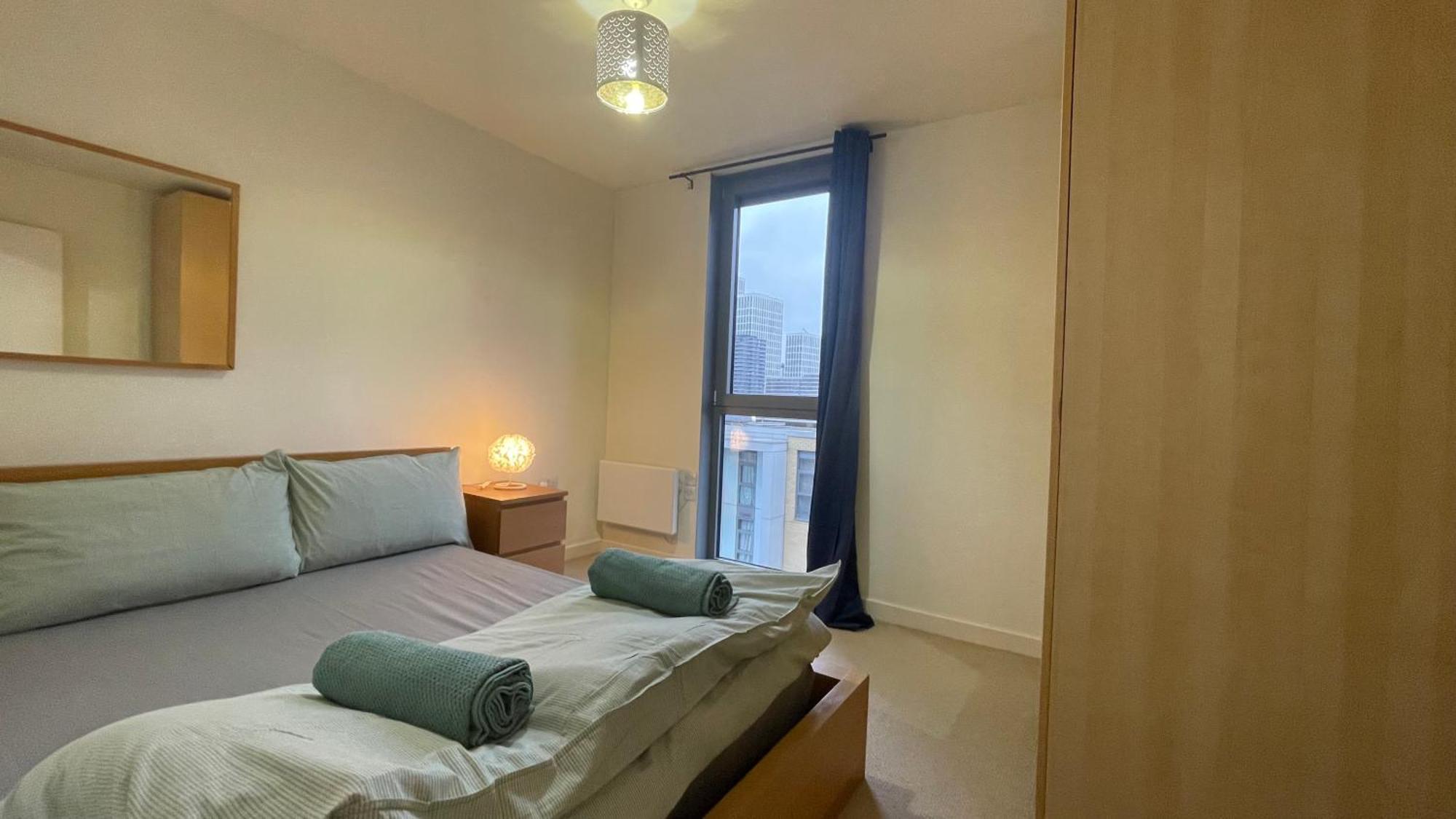 Stratford 2 Bedroom With 2 Bathrooms & Great Links