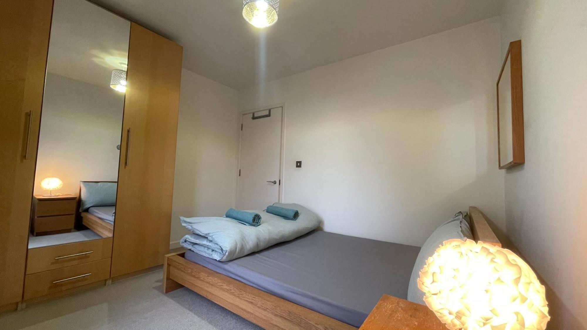 Apartment Stratford 2 Bedroom With 2 Bathrooms & Great Links *
