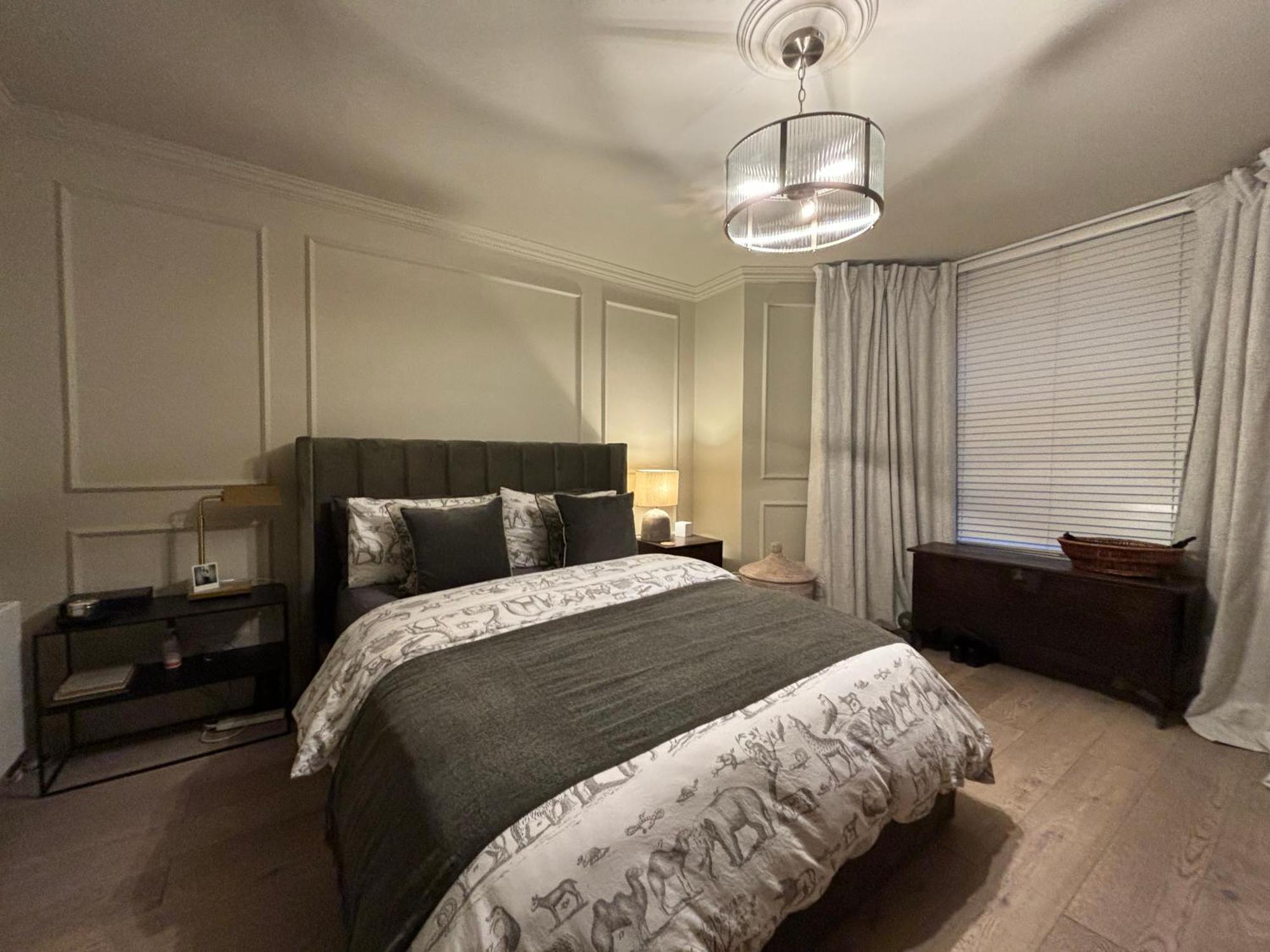 Apartment Pristine 2bd Flat With Private Patio Earls Court *