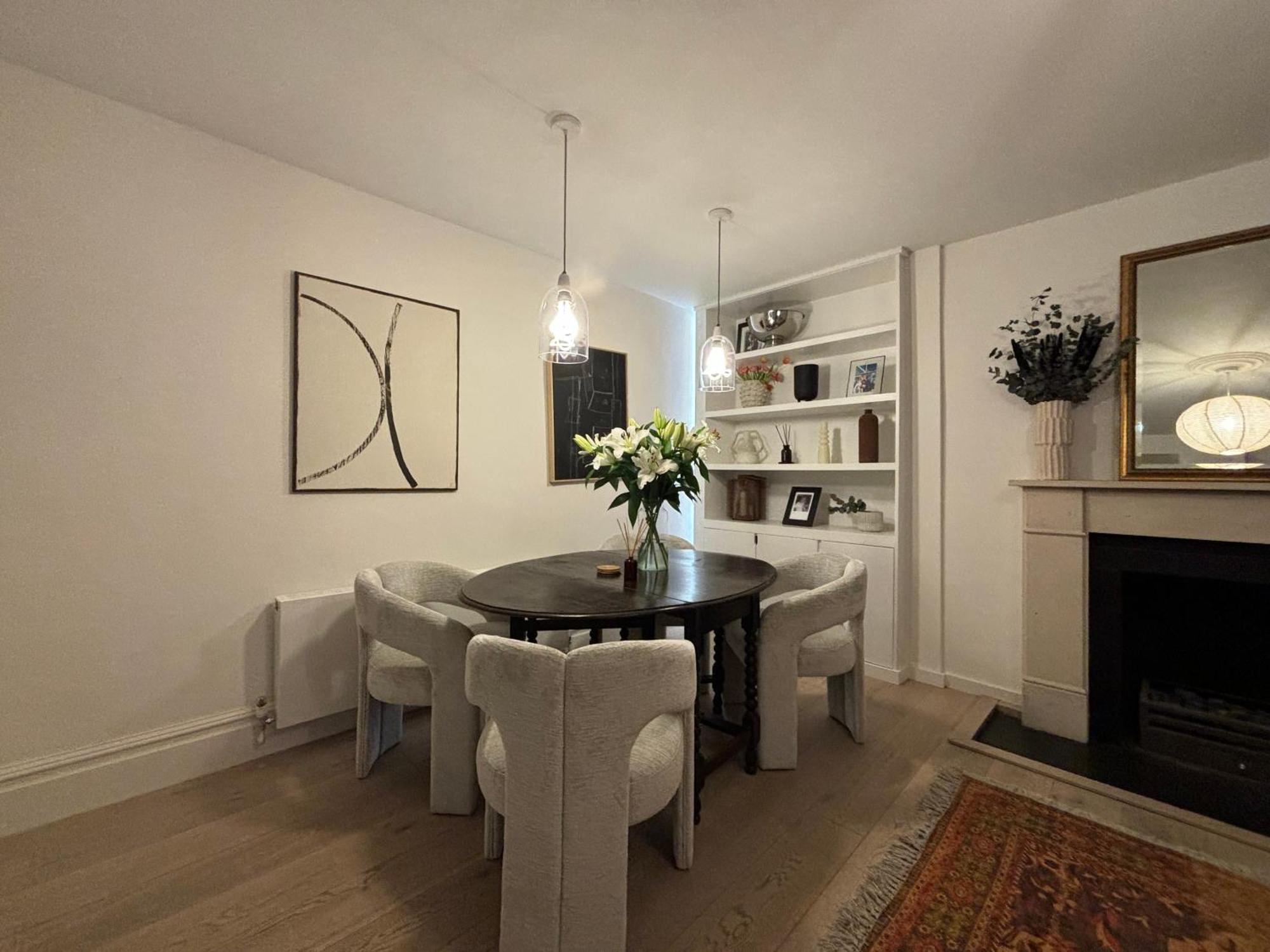 Pristine 2bd Flat With Private Patio Earls Court Apartment