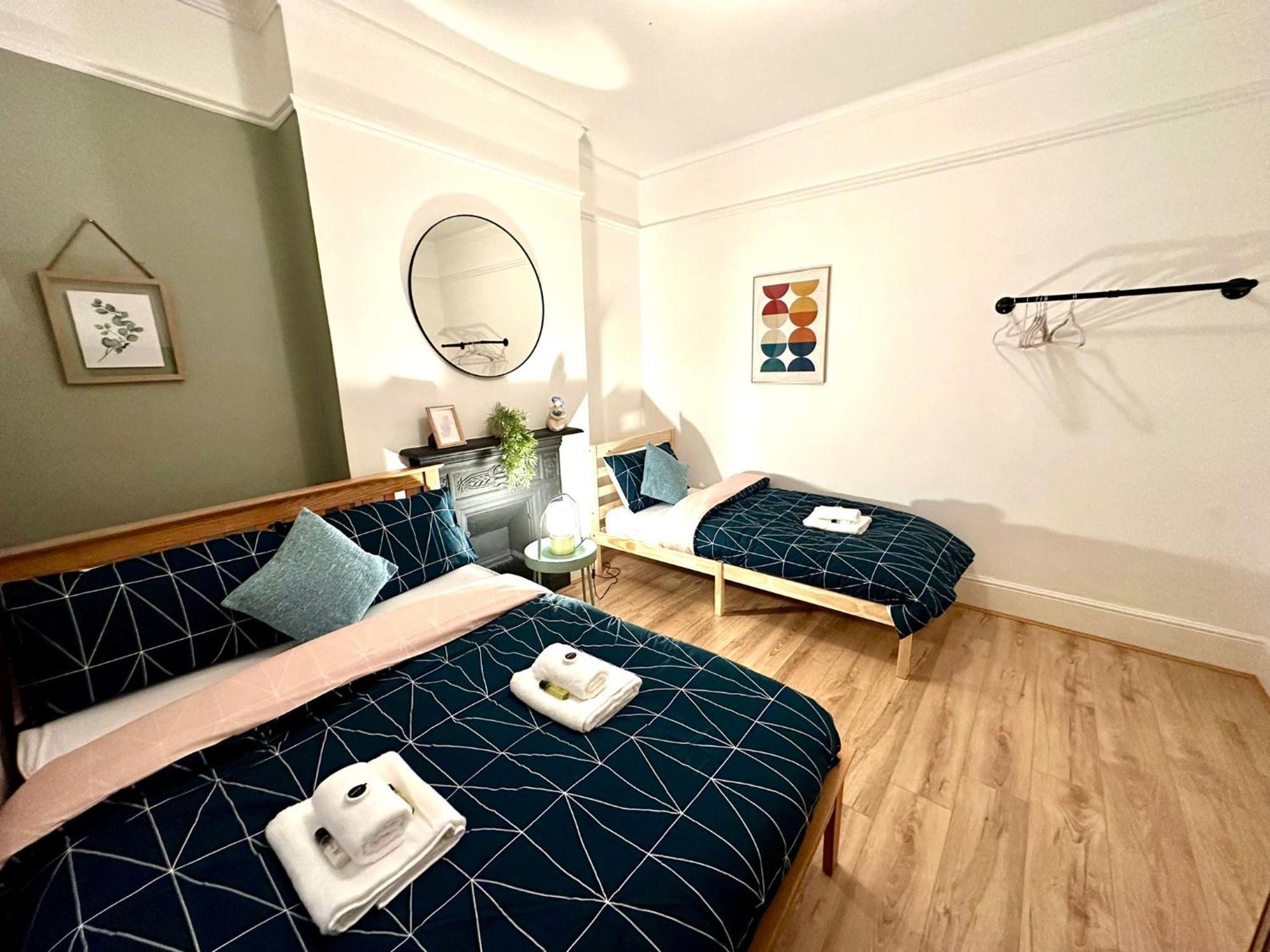 Delux Near Centre * London