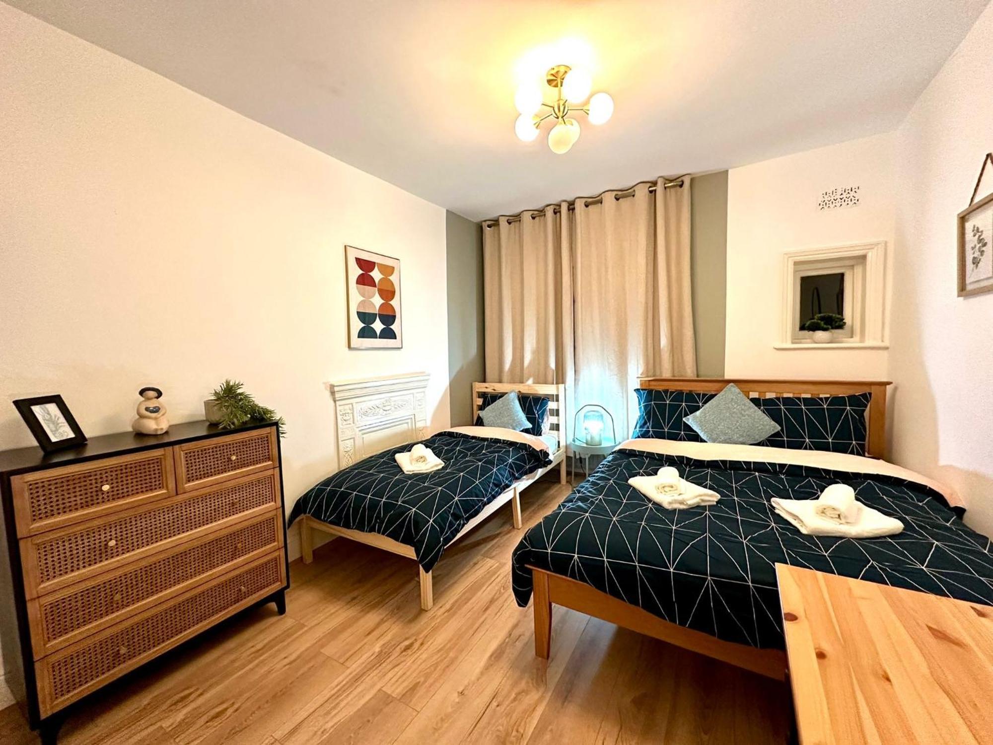 Delux Near Centre * London