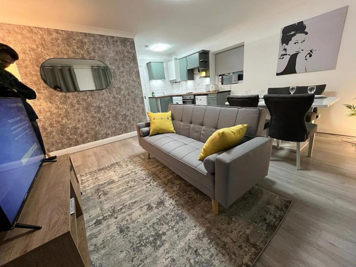 Apartment Stylish Getaway In *