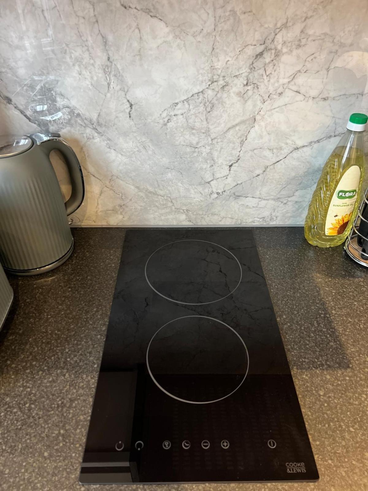 Apartment Charming In West Ealing, 12 Mins To By Train, Free Parking, 8-min Walk To Station London