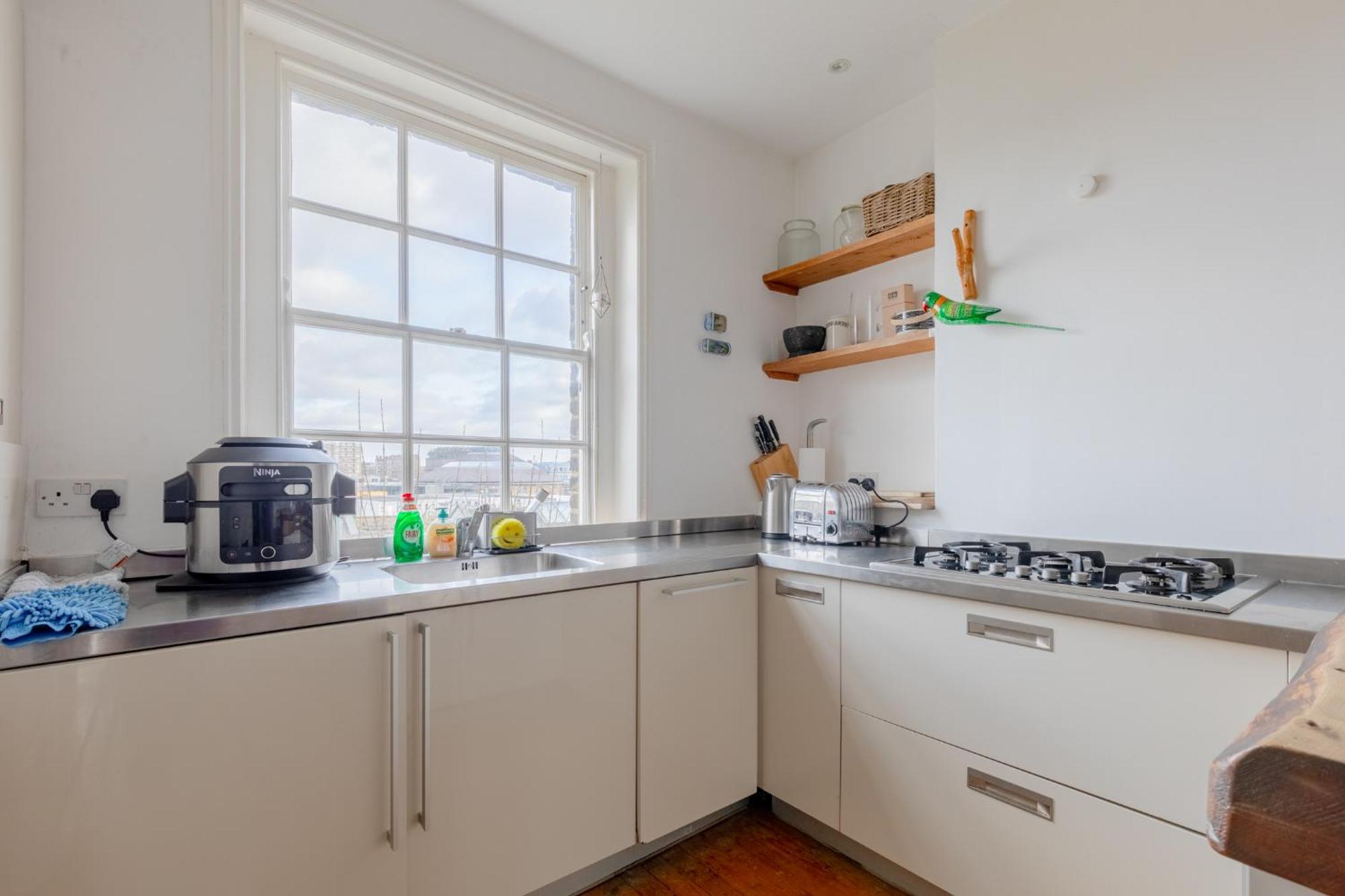 Elegant 2bd Flat Near Regent's Park Apartment *