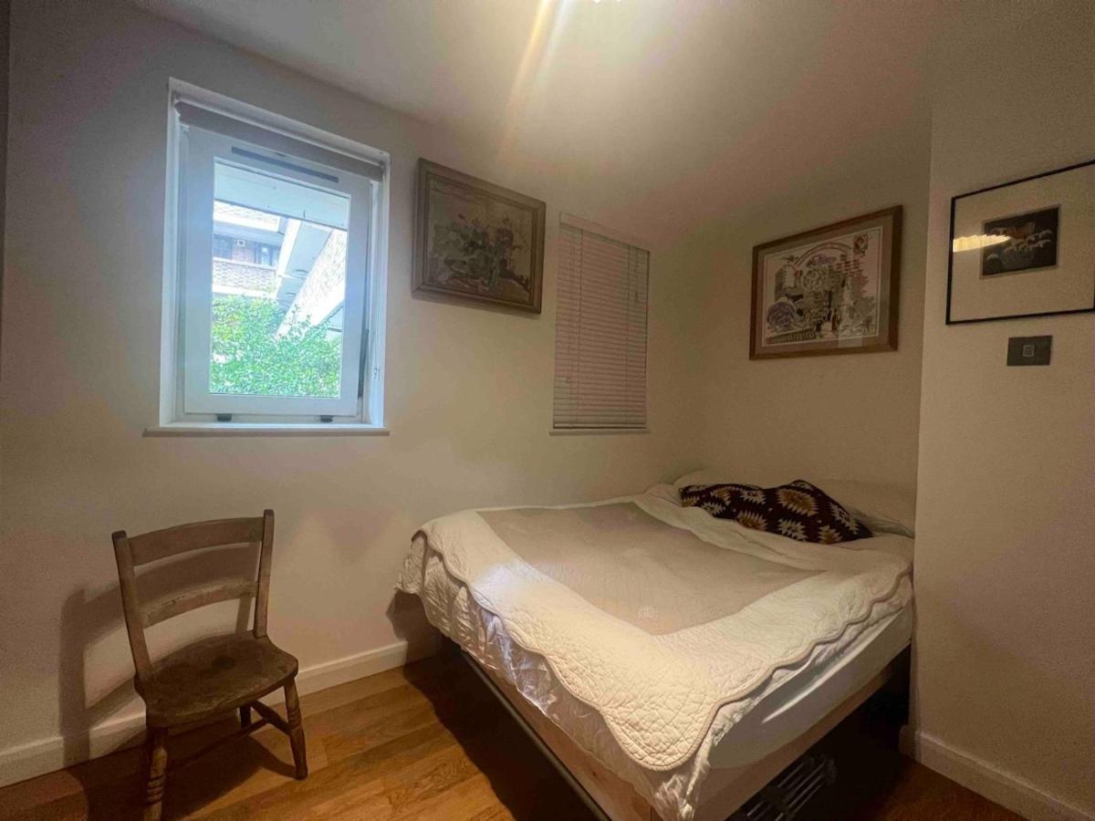 Apartment Spacious Stylish Family Flat Victoria Park With A Very Friendly Cat