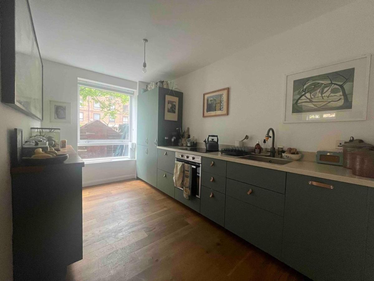 Spacious Stylish Family Flat Victoria Park With A Very Friendly Cat Apartment *