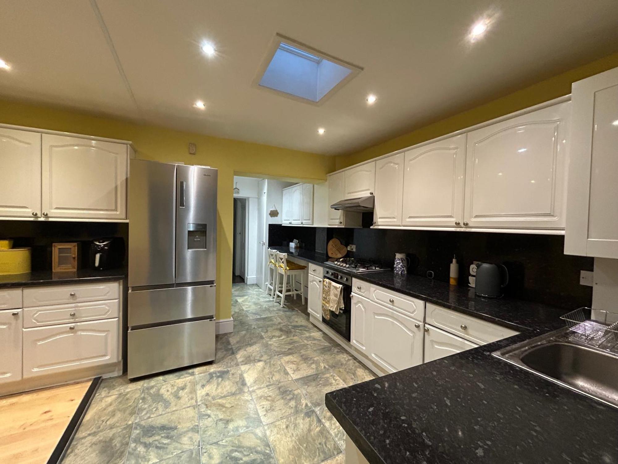 Spacious 3 Bed Near Greenwich Fast Wifi & Free Parking Apartment