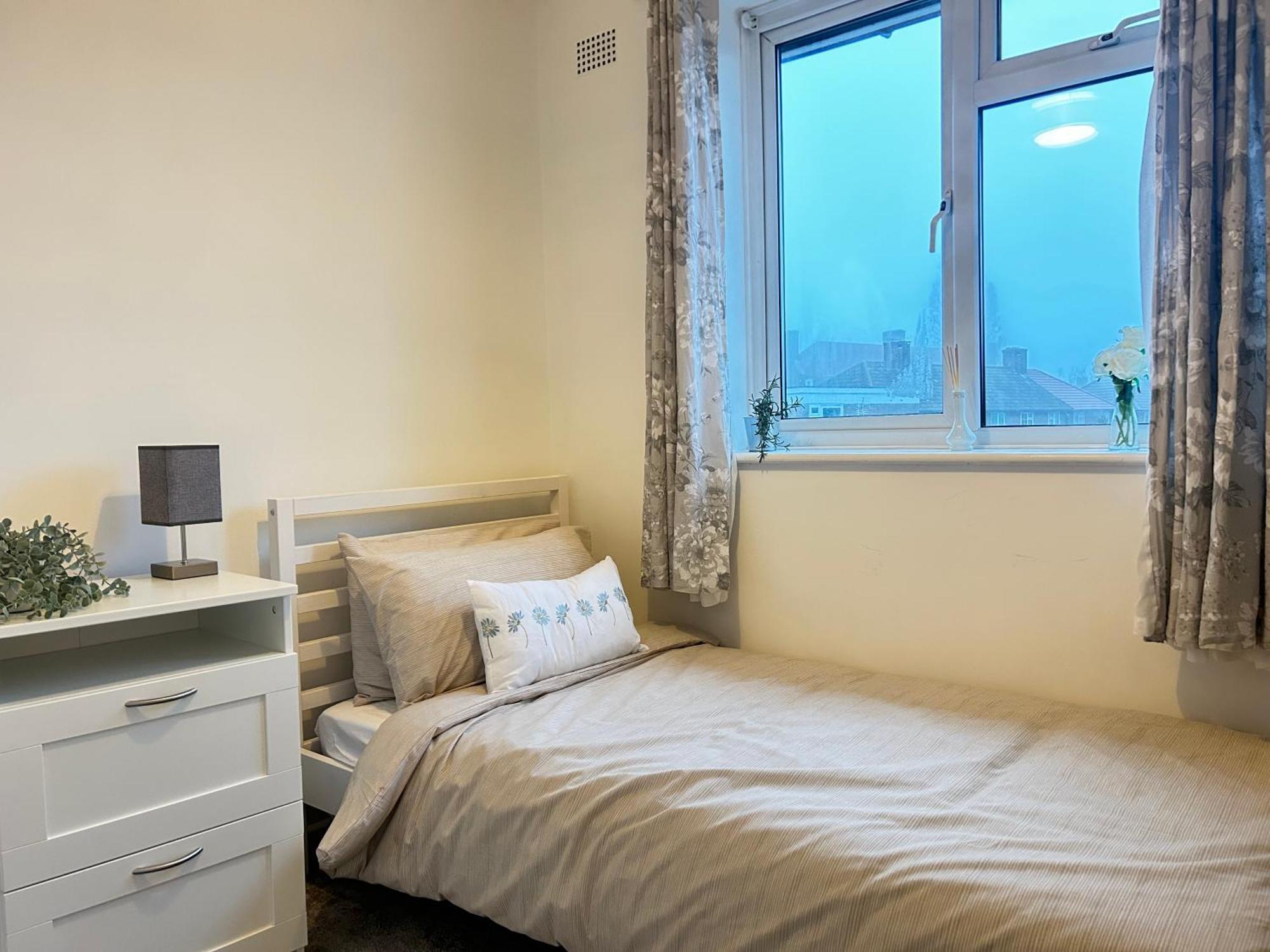 Spacious 3 Bed Near Greenwich Fast Wifi & Free Parking * London