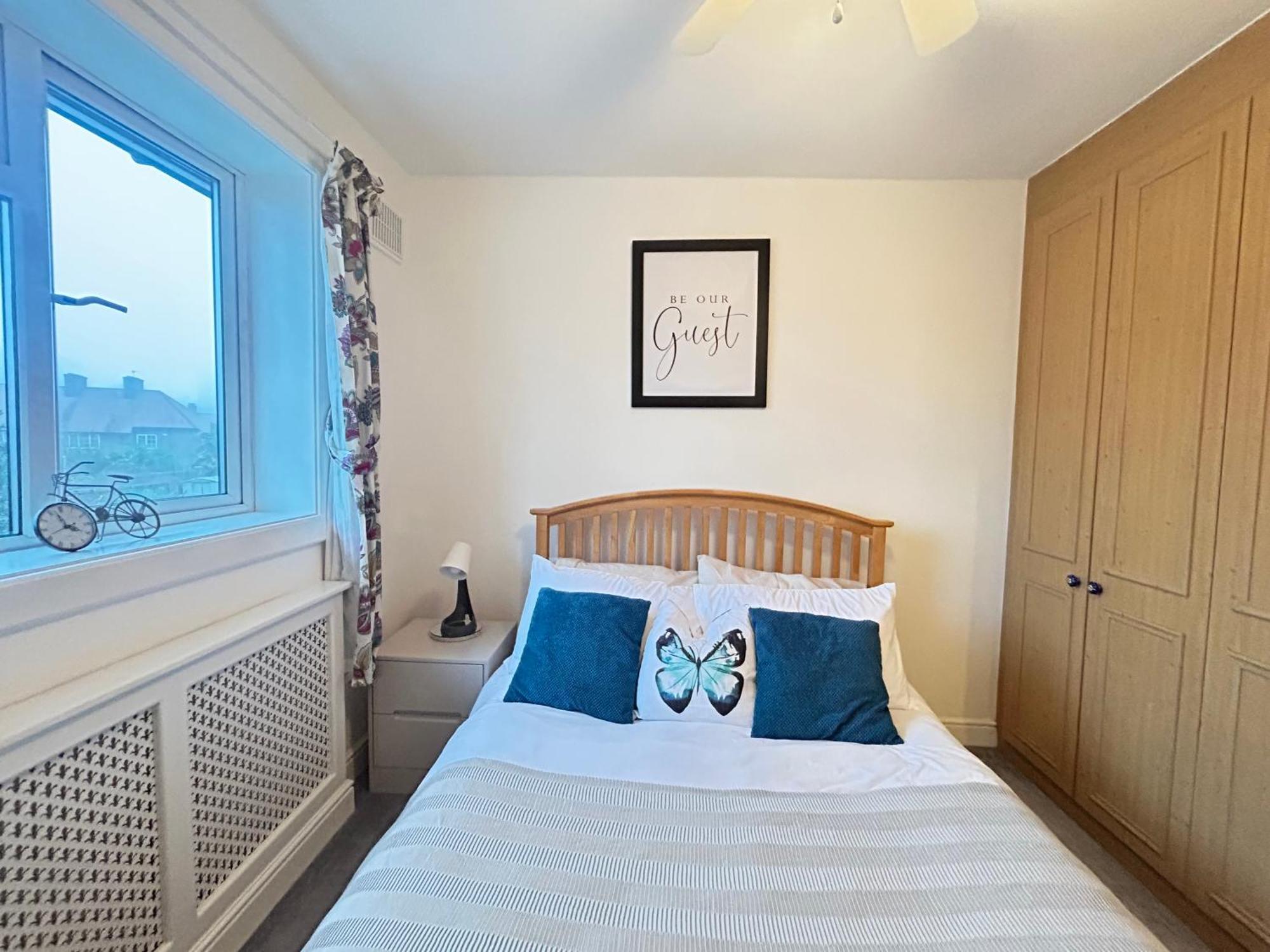 Spacious 3 Bed Near Greenwich Fast Wifi & Free Parking * London