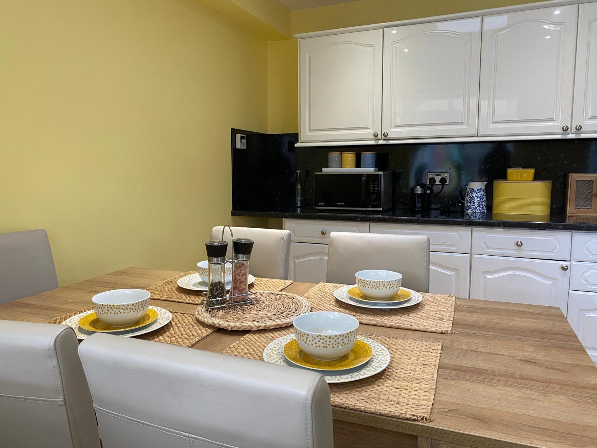 Spacious 3 Bed Near Greenwich Fast Wifi & Free Parking Apartment London