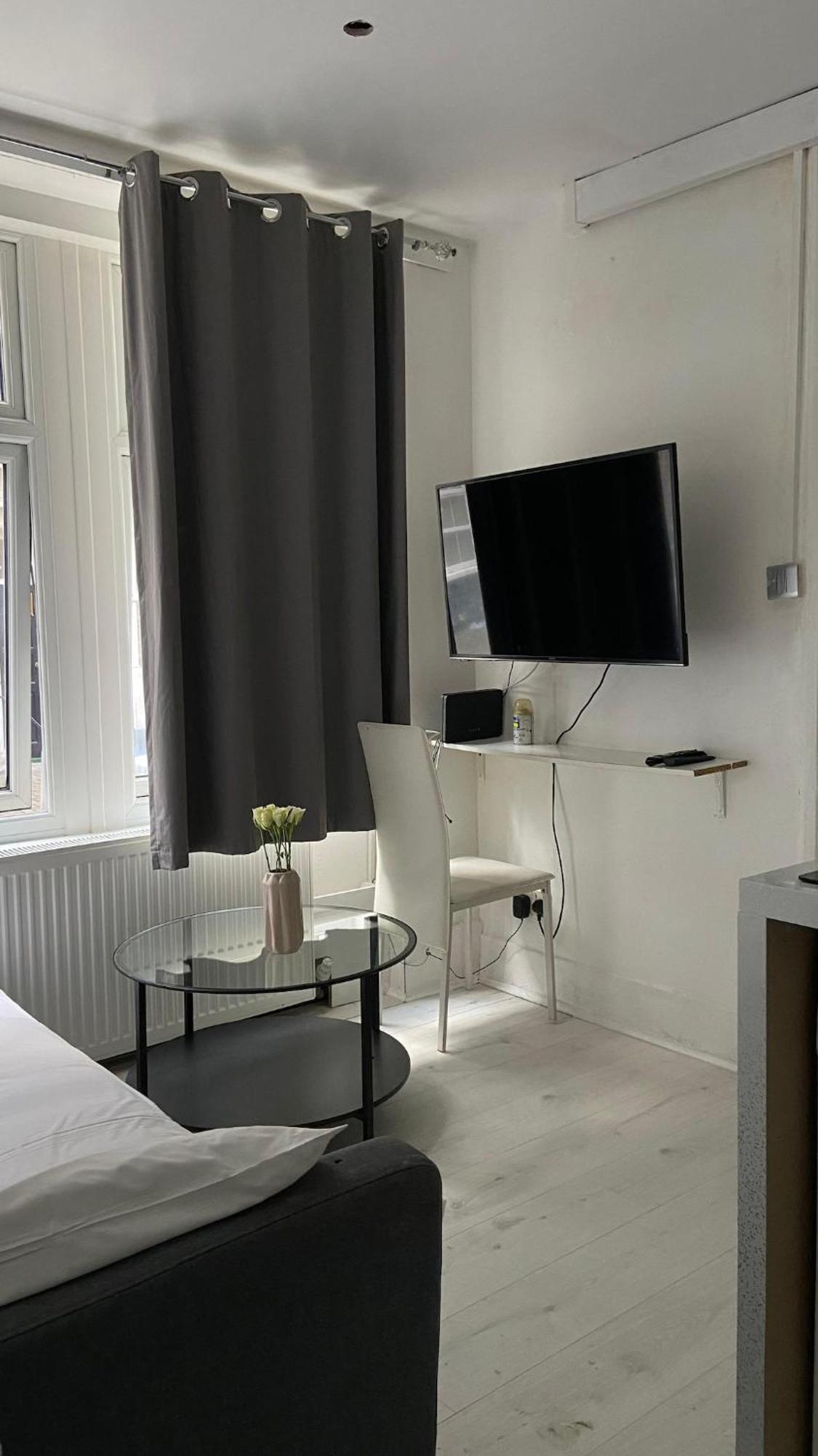 Lovely Ground Floor Miles Apartamento *