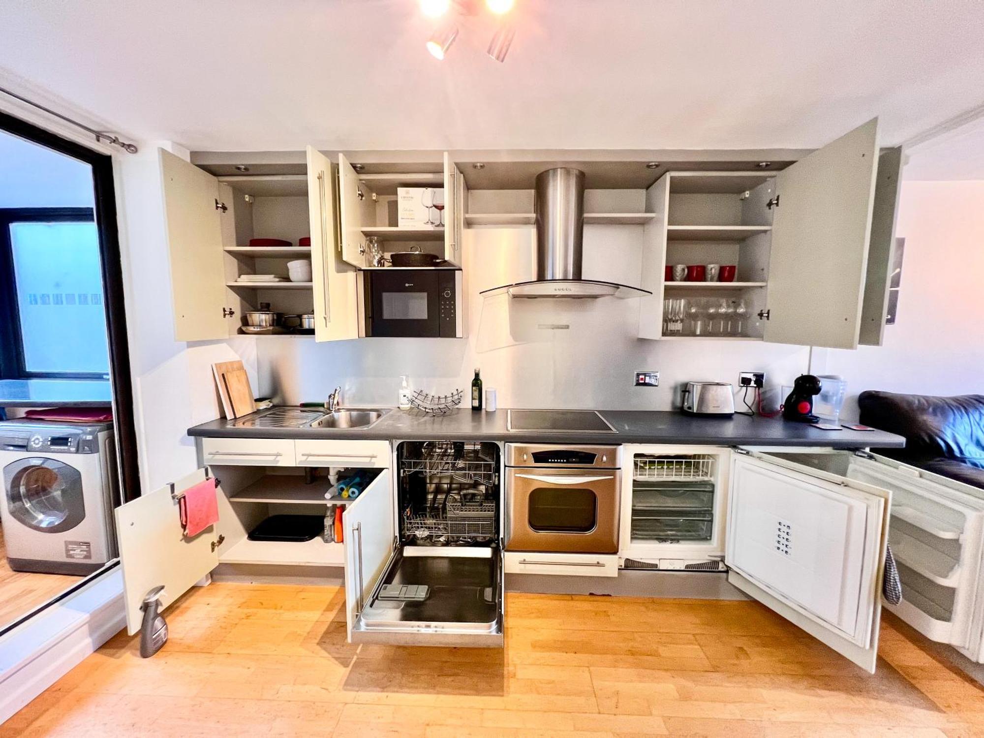 Great River Thames View Entire In The Most Central Apartahotel