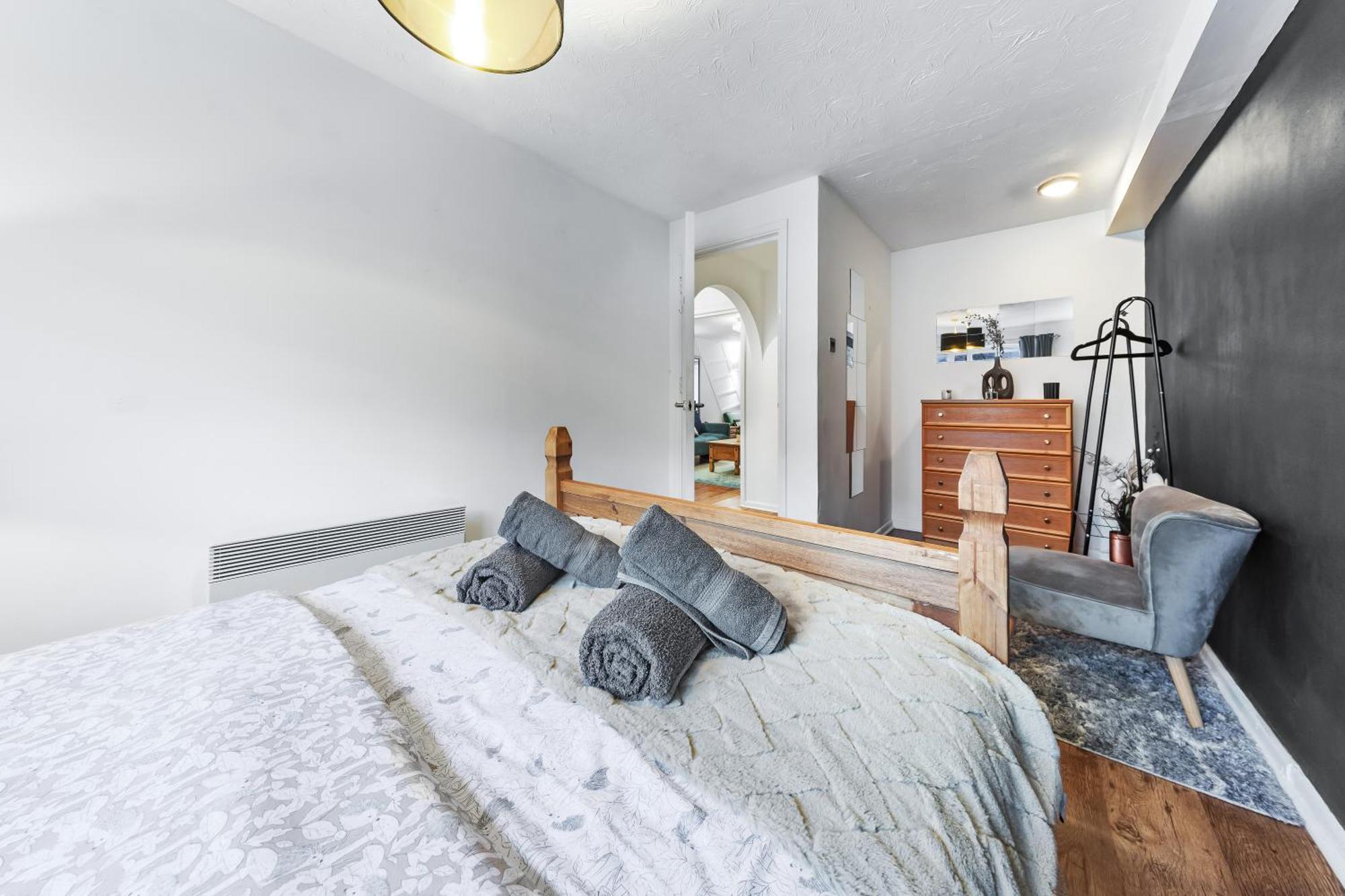 Luxe 2bed, Free Parking And Permit, Great Transport Links Apartment *