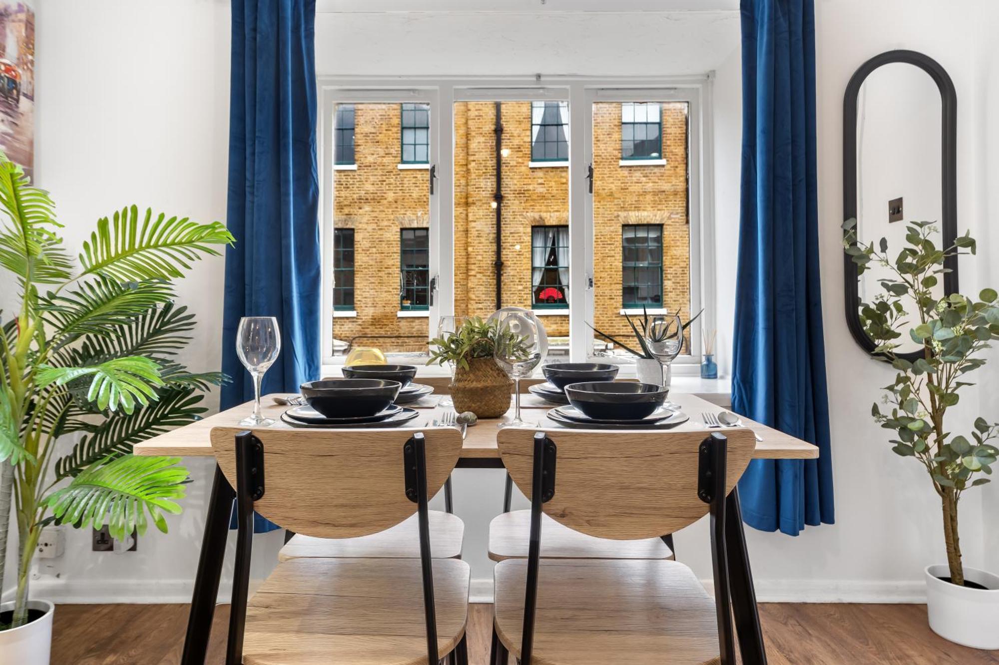 Luxe 2bed, Free Parking And Permit, Great Transport Links Apartment London