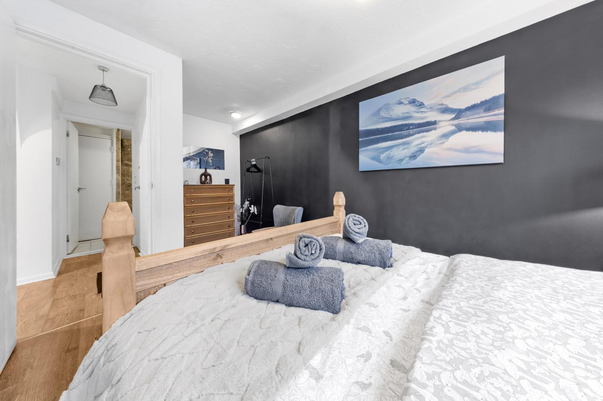 Luxe 2bed, Free Parking And Permit, Great Transport Links Apartment