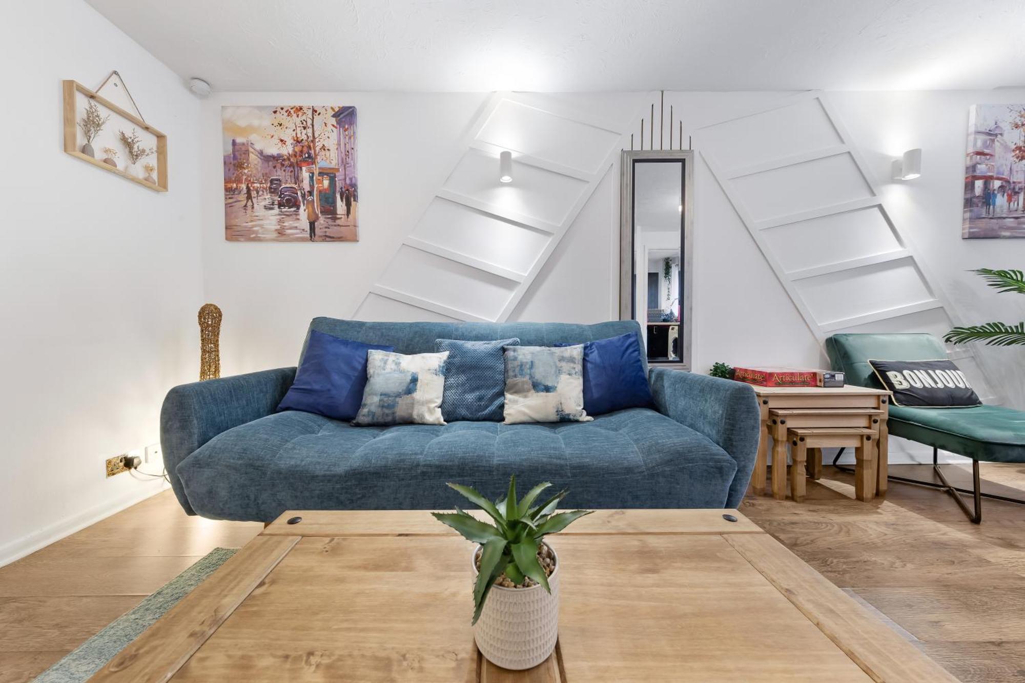Luxe 2bed, Free Parking And Permit, Great Transport Links Apartment London