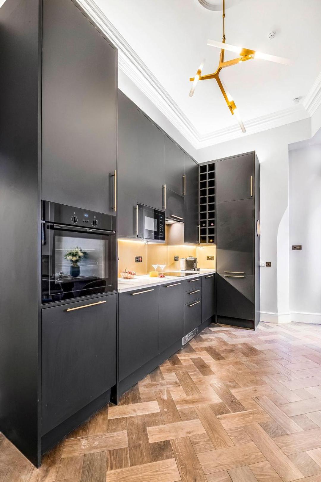 2 Bedroom Flat Chelsea * Londen