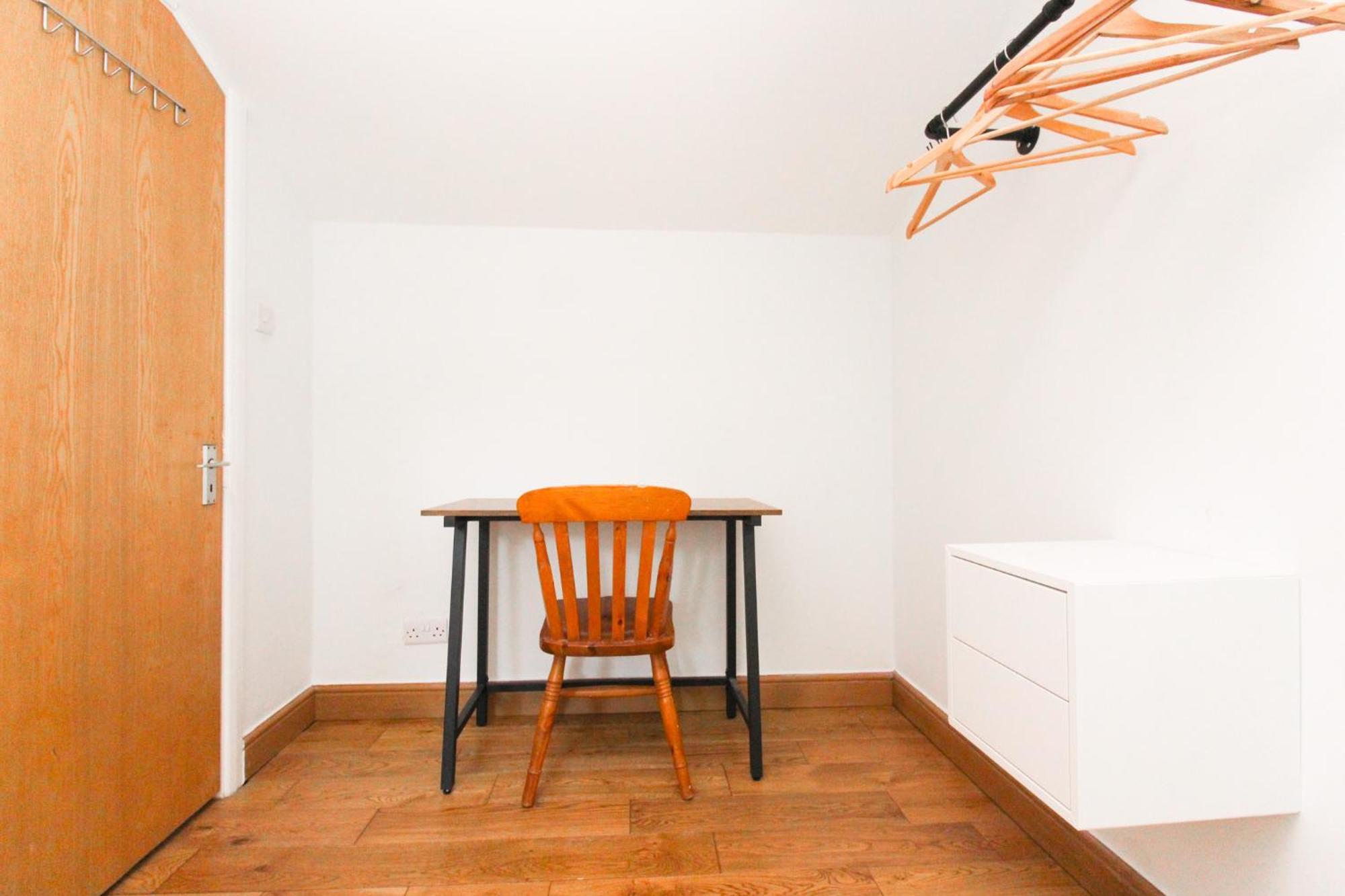 Two Bedroom In Islington * Londen