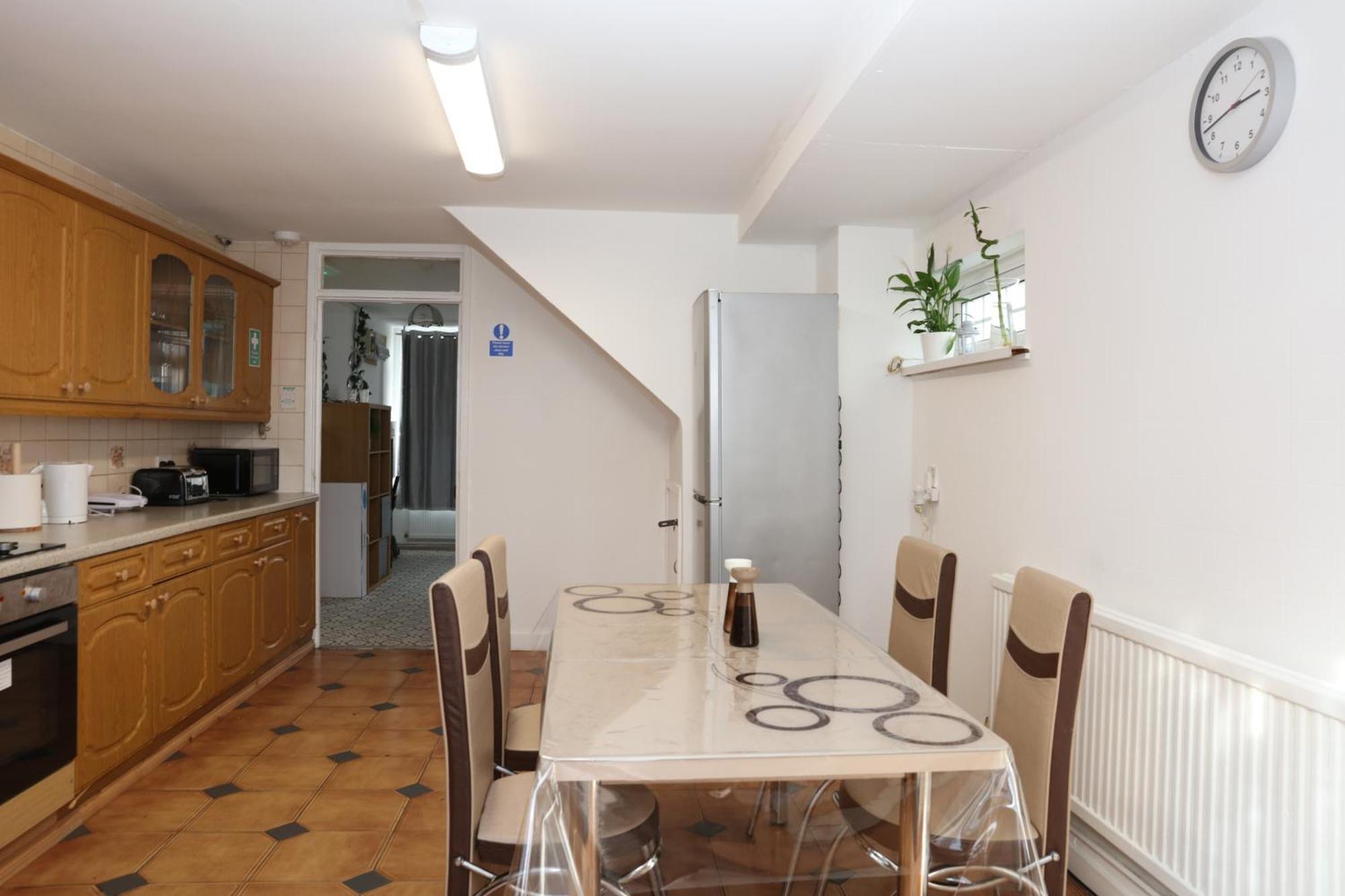 The Entire 4 Bedroom House Near Victoria Park And In Bow E3 Сasa de vacaciones