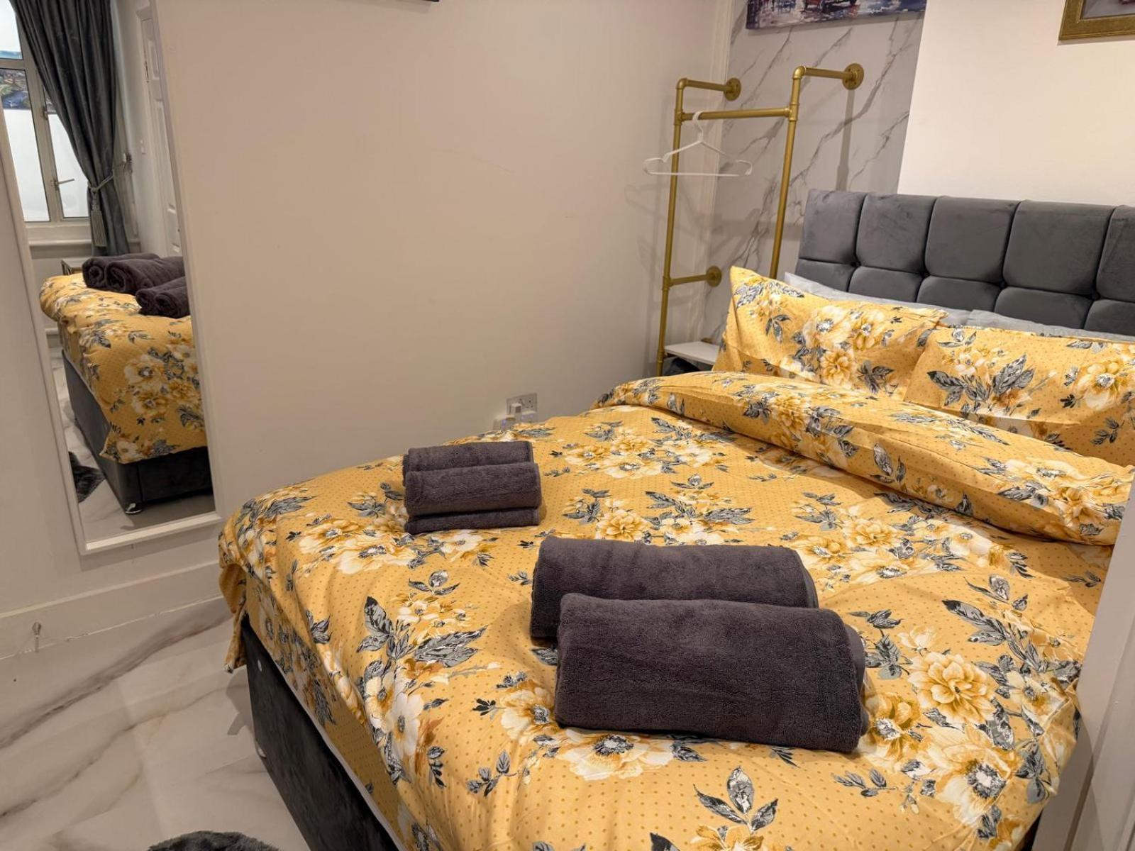 Luxury In Victoria, 7 Minutes Walk To Victoria Station, 2 *