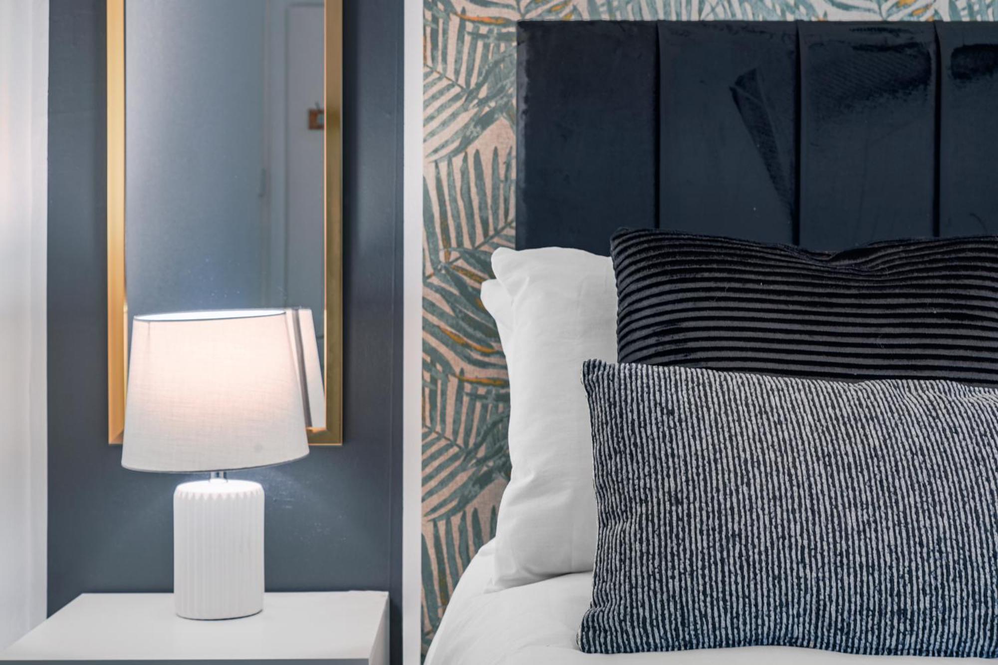 Ferienhaus Boutique Shepherds Bush Abode-Garden-Sleeps 12