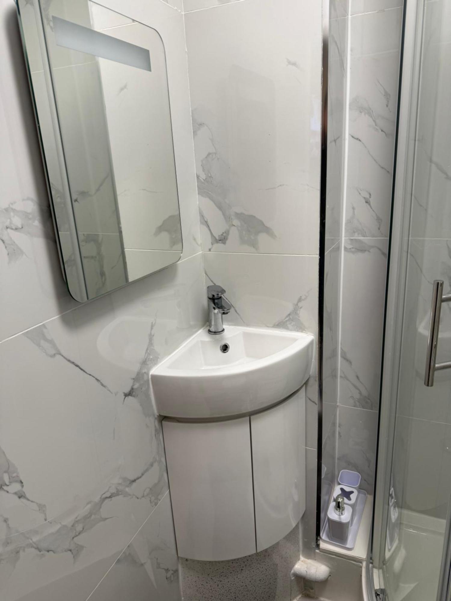 Luxury In Victoria, 7 Minutes Walk To Victoria Station, 2