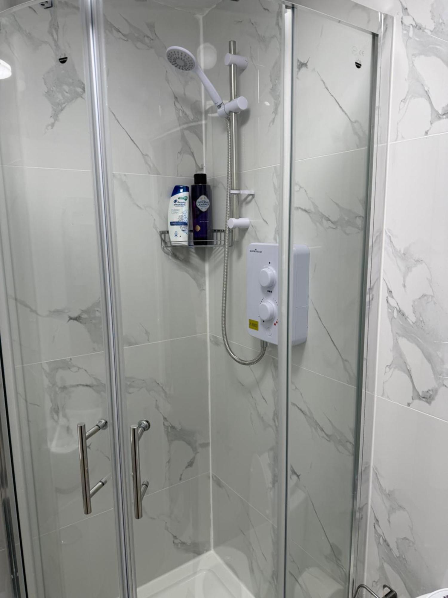 Luxury In Victoria, 7 Minutes Walk To Victoria Station, 2 *