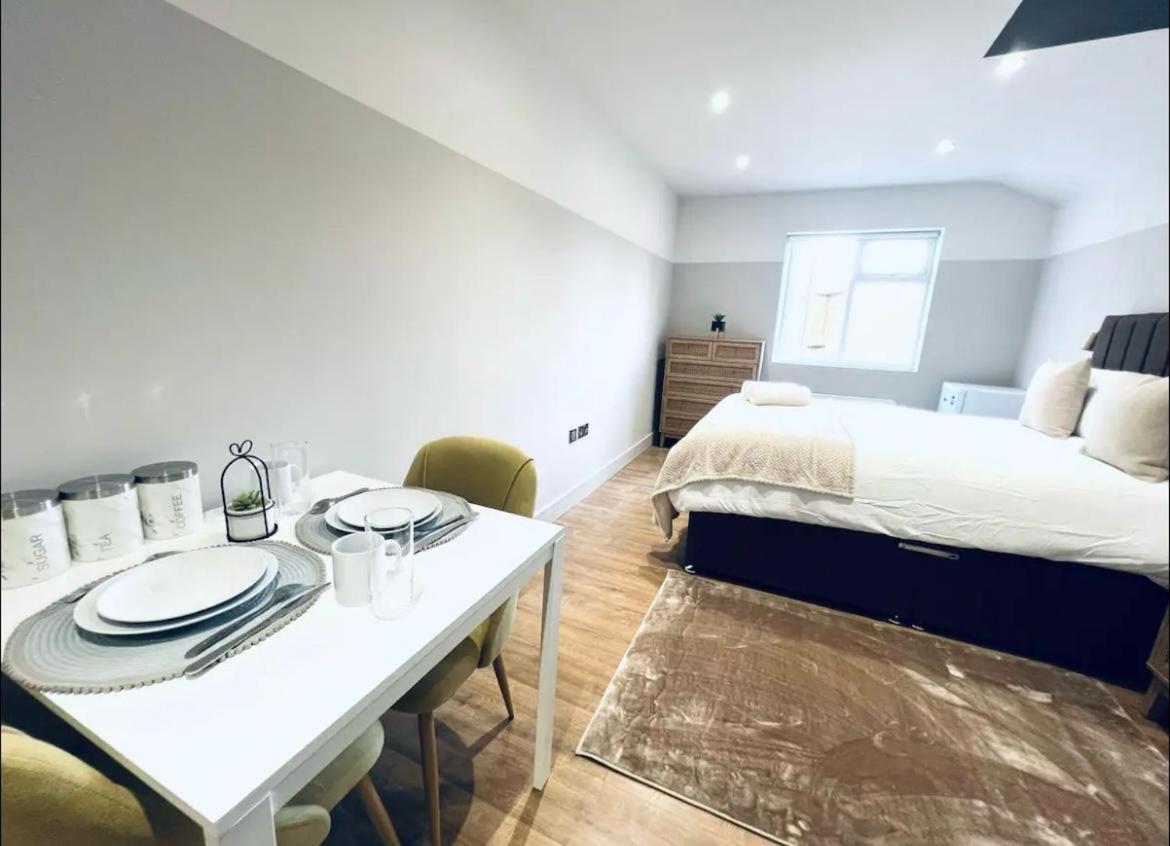 South Charming Ensuite Look Like Designer London