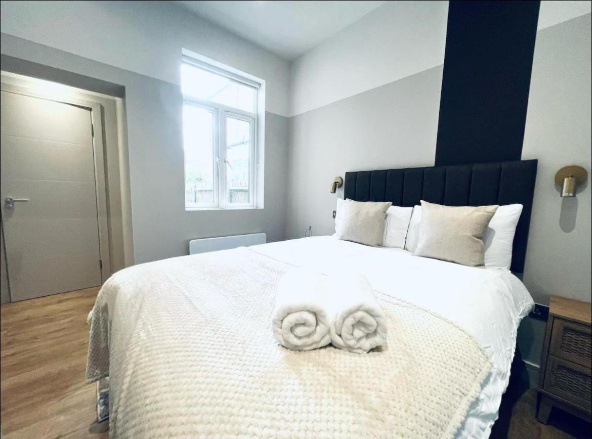 South Charming Ensuite Look Like Designer