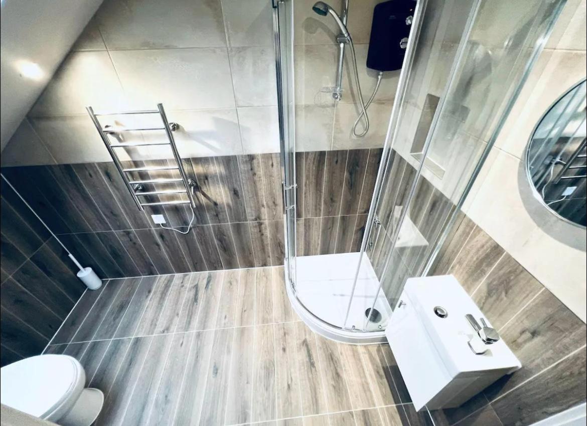 South Charming Ensuite Look Like Designer