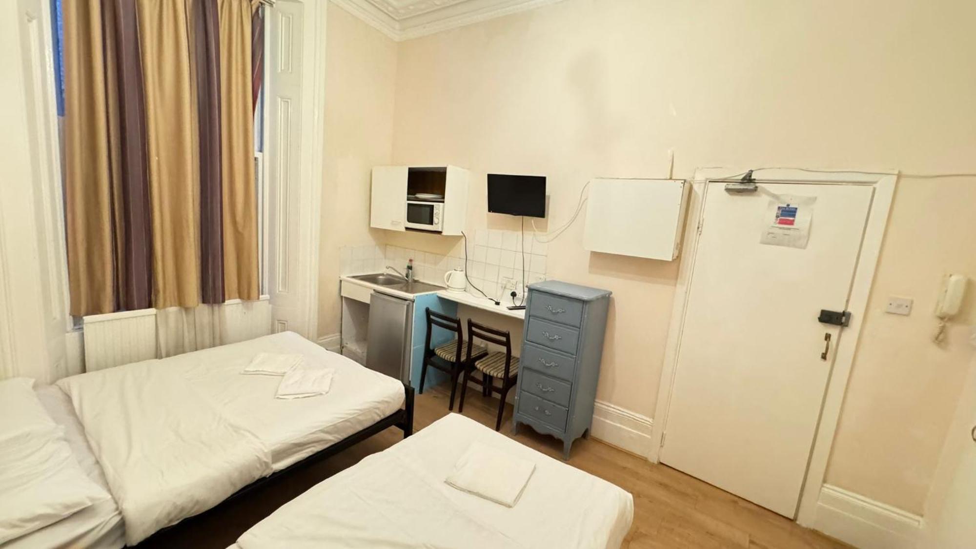 Guest house Anwar House 2*