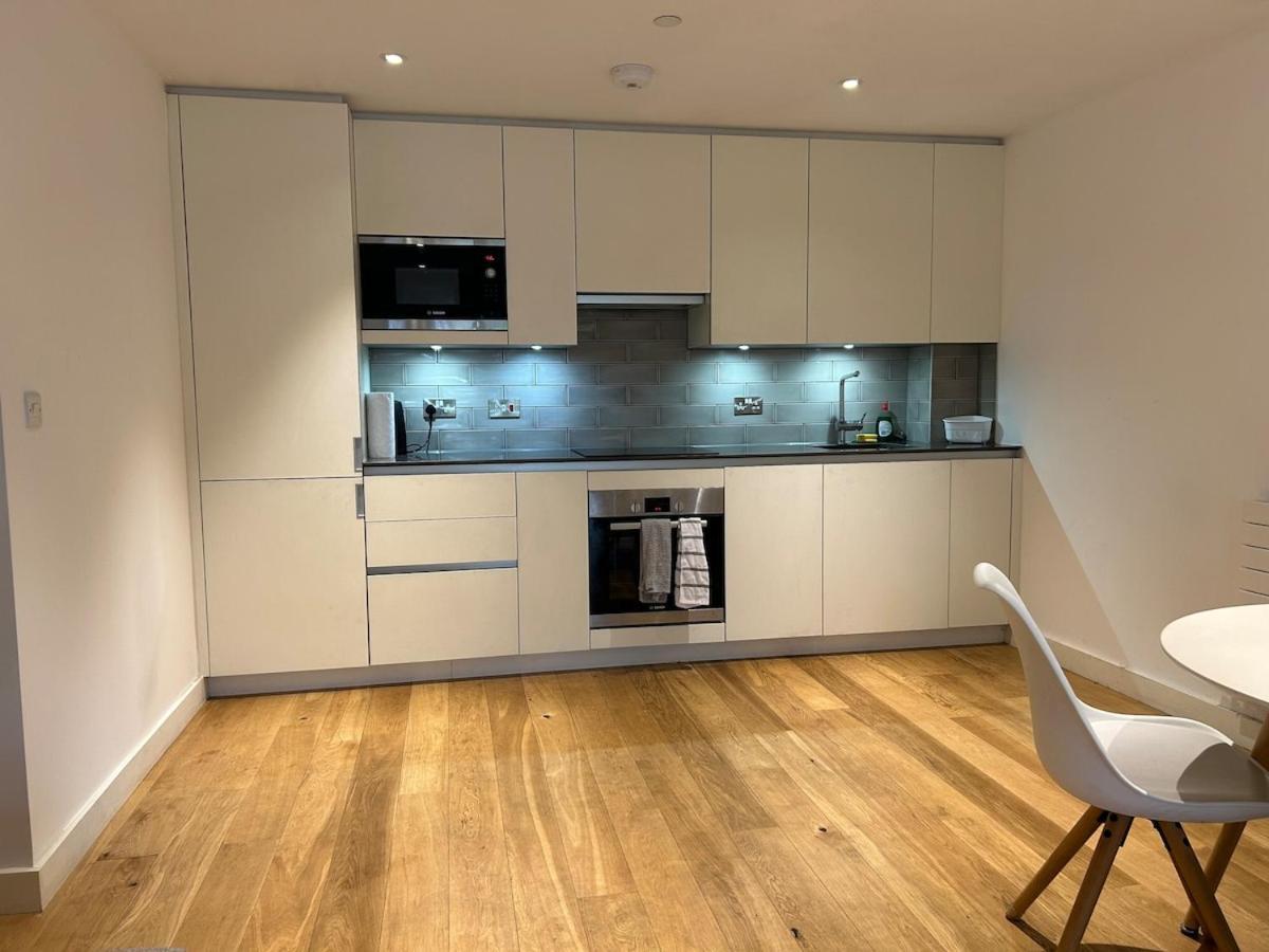 Apartment Lovely One Bedroom Flat London
