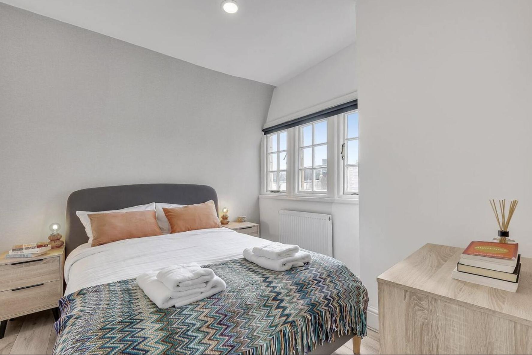 Vibrant Kensington Street Apartment